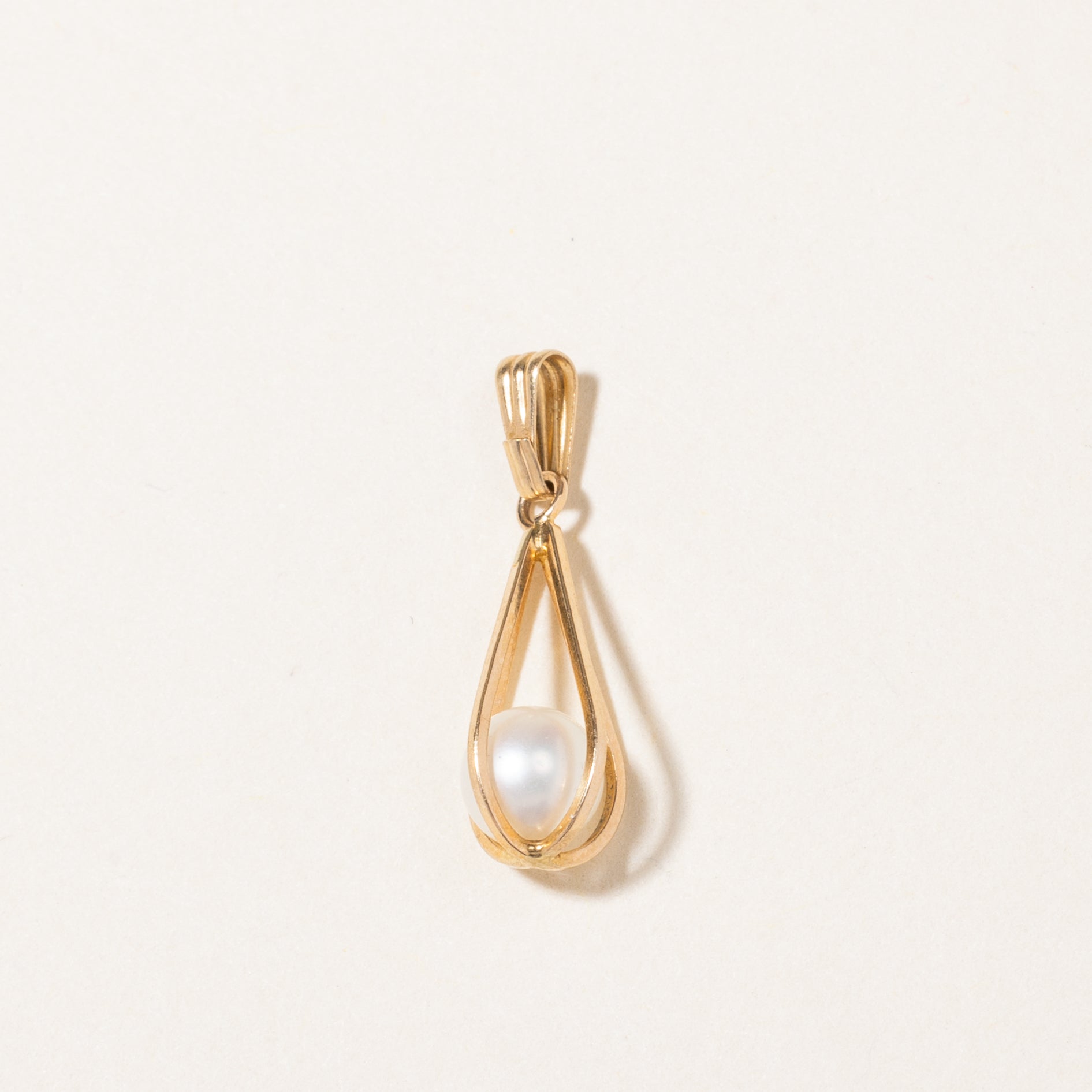 5.60mm Elegant Pearl Cage Pendant Necklace - Perfect for Bridal Jewelry, Wedding Gifts & Everyday Fashion Accessories