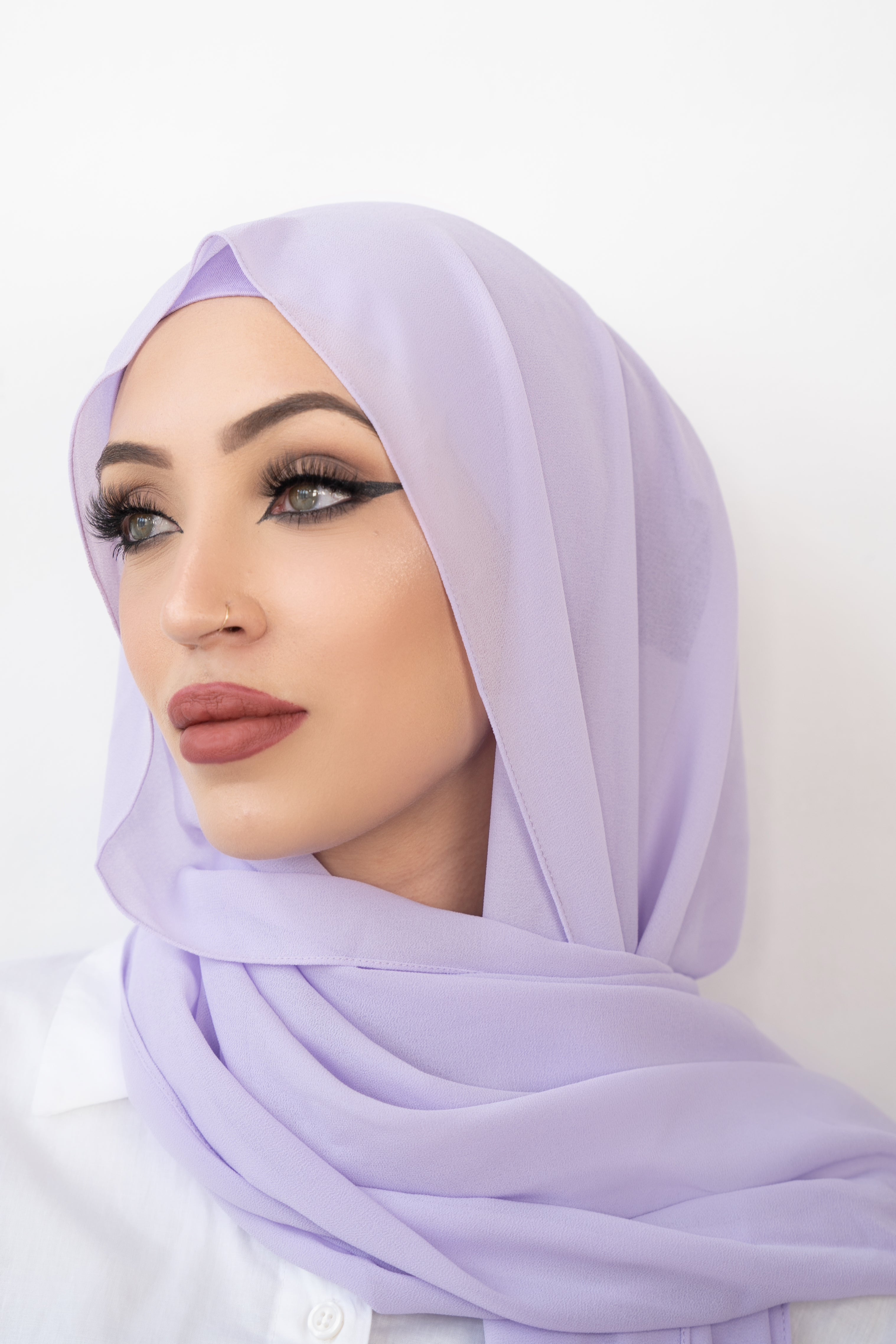 Elegant Chiffon Hijab Set Aisha - Soft & Lightweight Muslim Scarf for Women - Perfect for Daily Wear, Prayer, and Special Occasions
