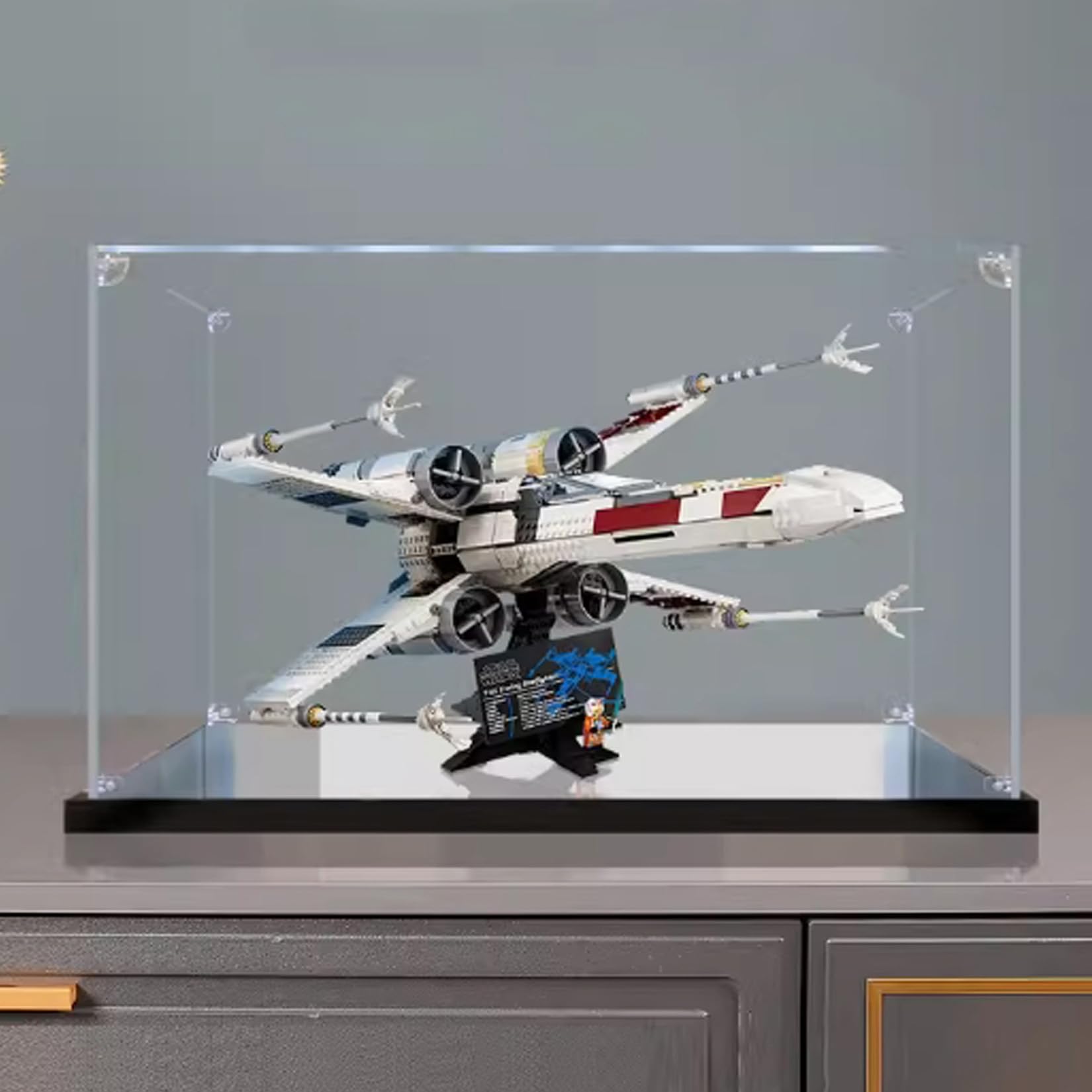 Acrylic Display Case for Lego 75355 Starfighter - Dustproof Transparent Showcase Compatible with Lego 75355 Set (Model Not Included) - 3mm Mirror Base - Perfect for Home Decoration, Collectible Protection & Gift Giving