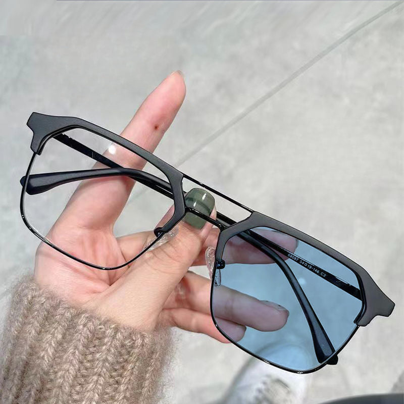 Sand black frame turns blue