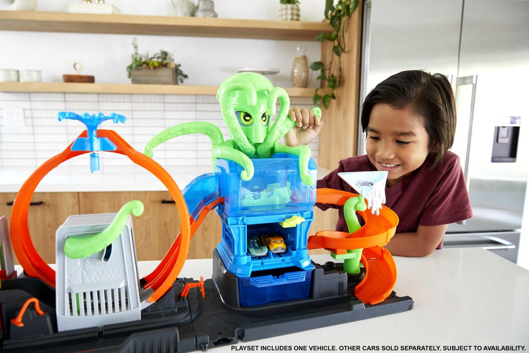 Hot Wheels Octopus Car Wash Toy Track Set - Green Stunt Playset for Kids | Perfect for Indoor & Outdoor Racing Fun