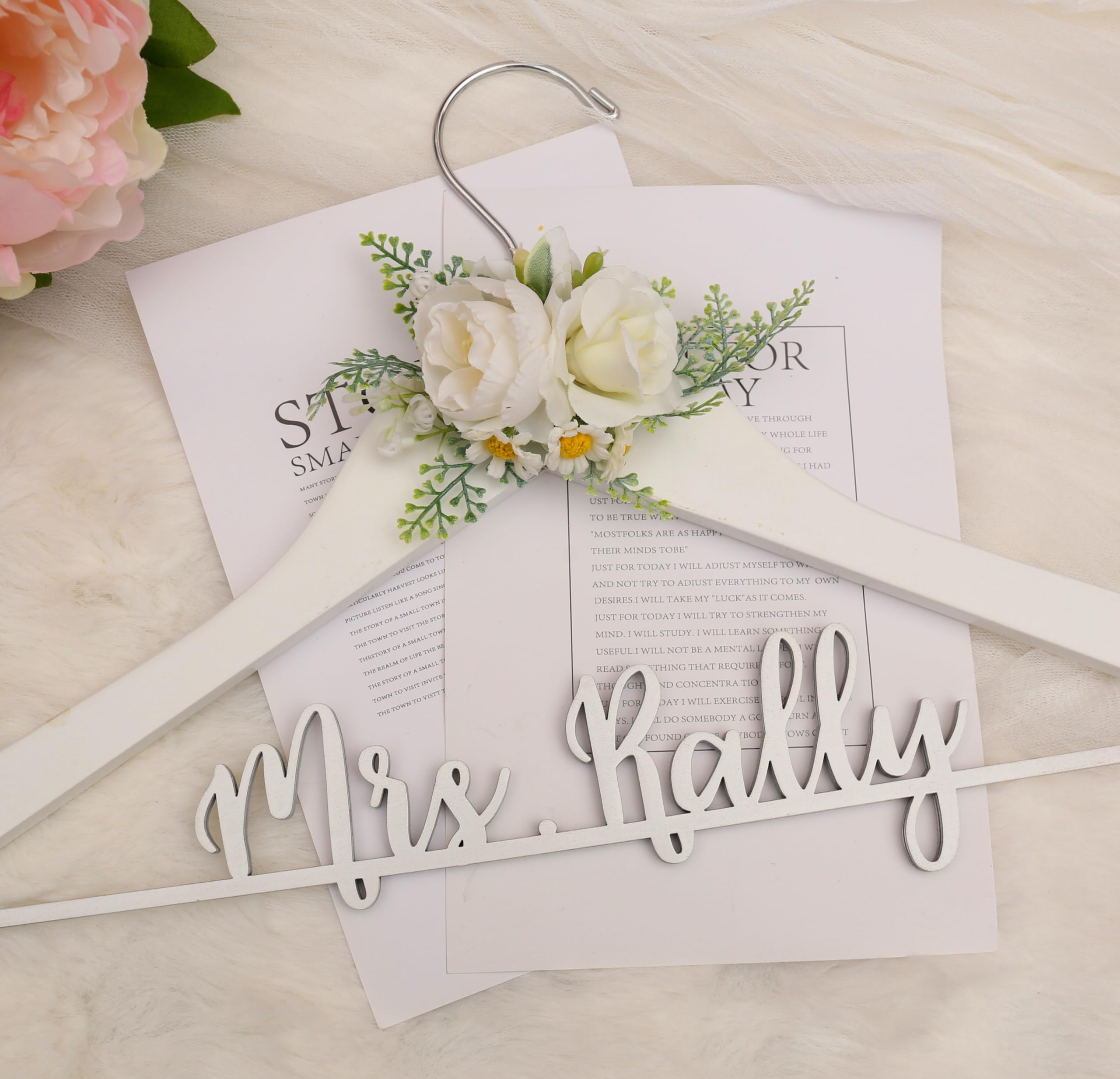 Personalized Wooden Bride Hanger - Custom Wedding Hanger with Engraved Name - Perfect Gift for Brides, Bridesmaids & Doctors - Ideal for Wedding Decor & Special Occasions