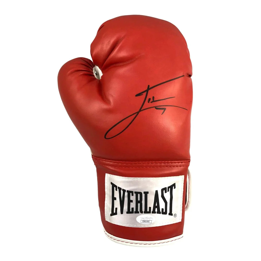 Julio Cesar Chavez Autographed Everlast Boxing Glove - Hand Signed with JSA COA - Red - Perfect for Boxing Memorabilia Collectors & Sports Fans Display