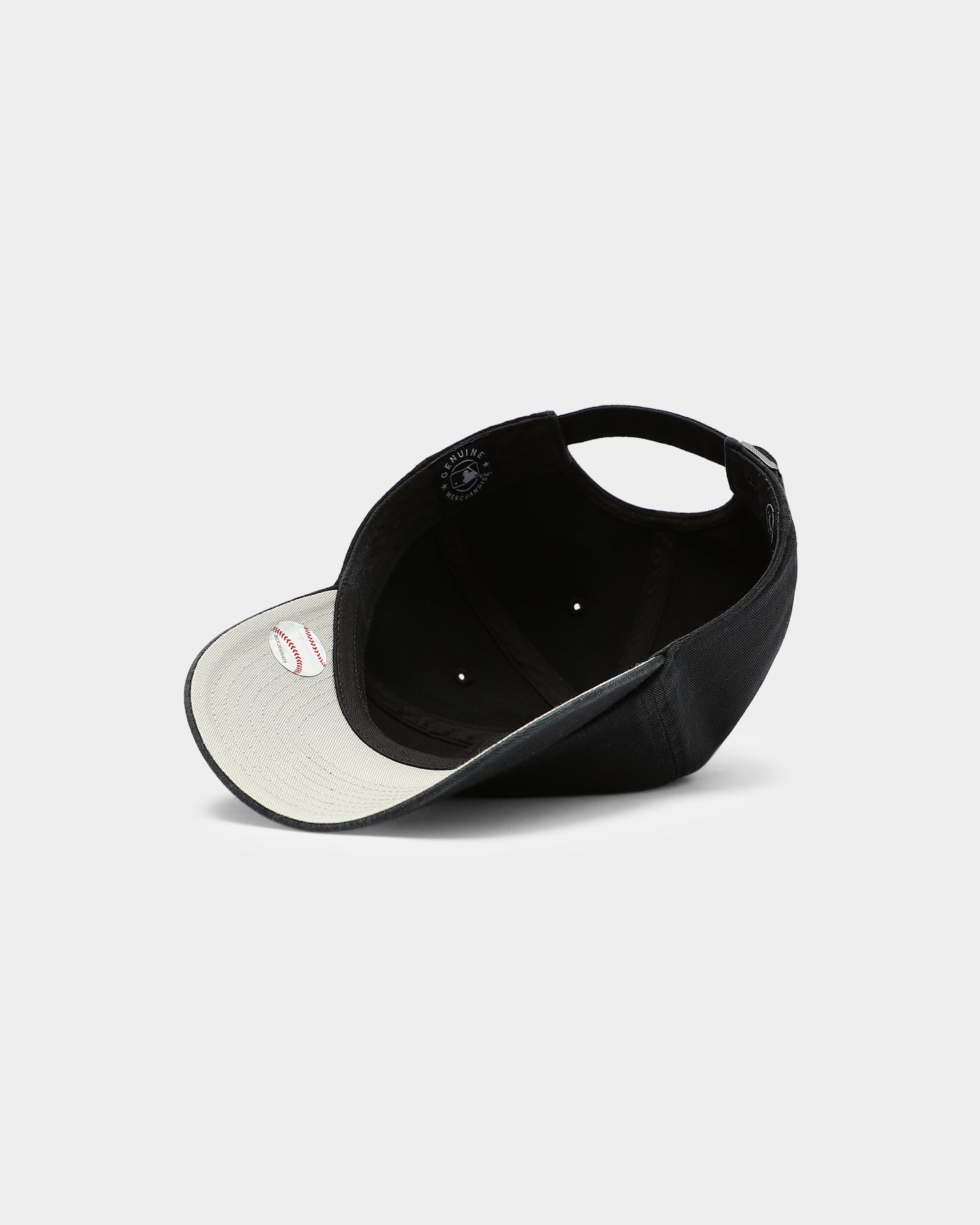 New York Yankees 47 Brand Clean Up Strapback Black Hat - Adjustable Snapback for Baseball Fans & Streetwear Style