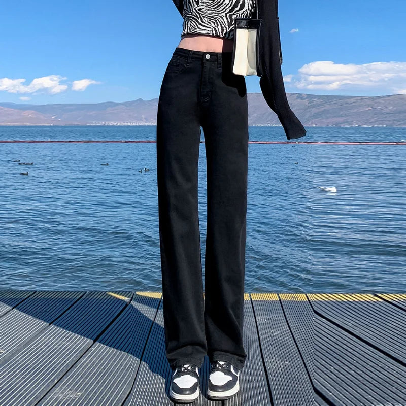 Women's Vintage Straight Leg Denim Jeans - Loose Fit Wide Leg Casual Pants in White & Black | Perfect for Autumn, Spring & Everyday Wear