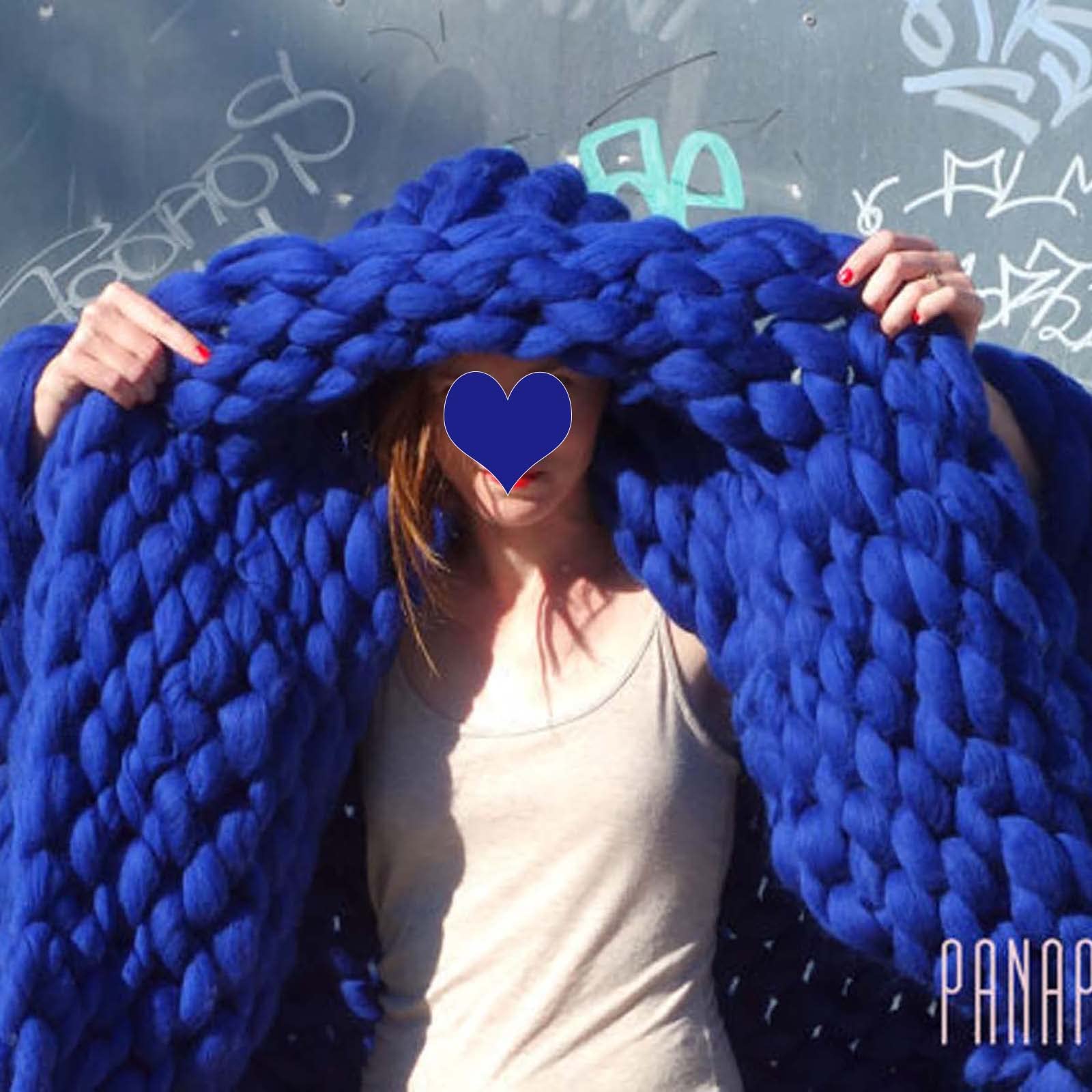 Chunky Knit Blanket - Soft Warm Handmade Yarn Throw Blanket for Bed & Couch - Cozy Home Decor Tapestry - Machine Washable Blue Blanket 100x150 cm - Perfect for Living Room, Bedroom & Gift Giving