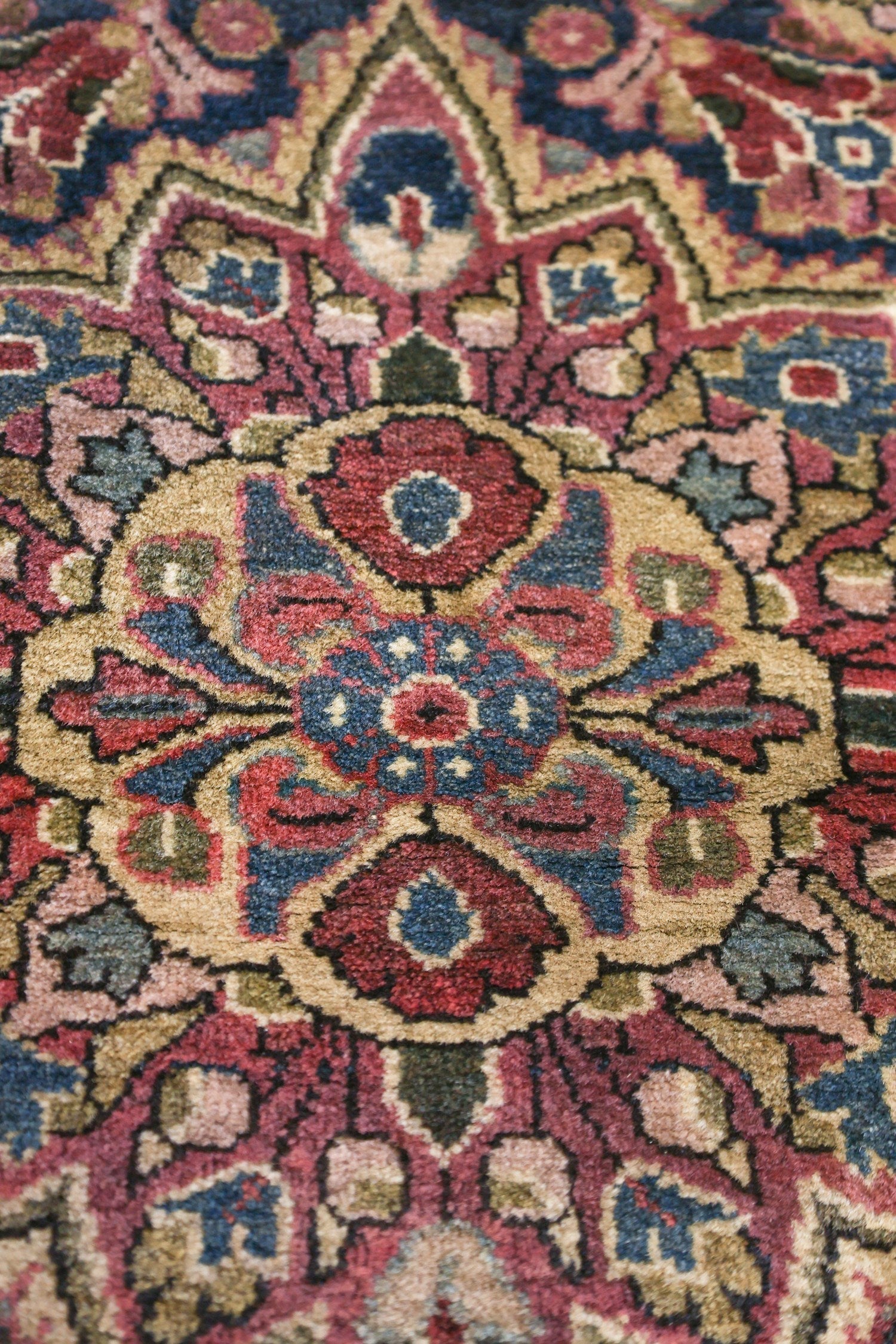 Antique Jozan Sarouk Handwoven Traditional Persian Rug - J72133 - Perfect for Living Room, Bedroom & Home Decor