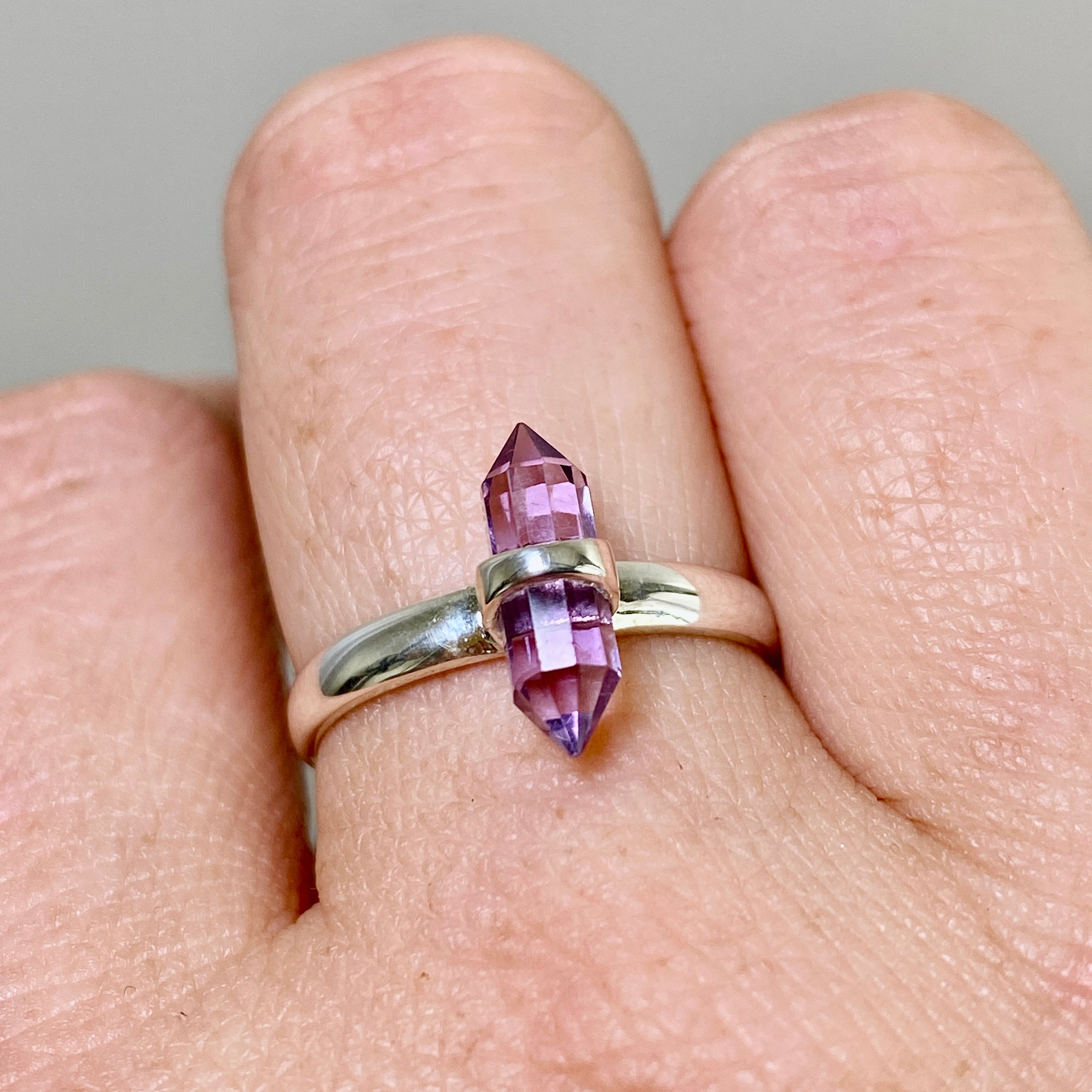 Natural Amethyst Double Point Ring - Healing Crystal Jewelry for Women - Perfect for Meditation, Energy Balancing & Spiritual Gifts