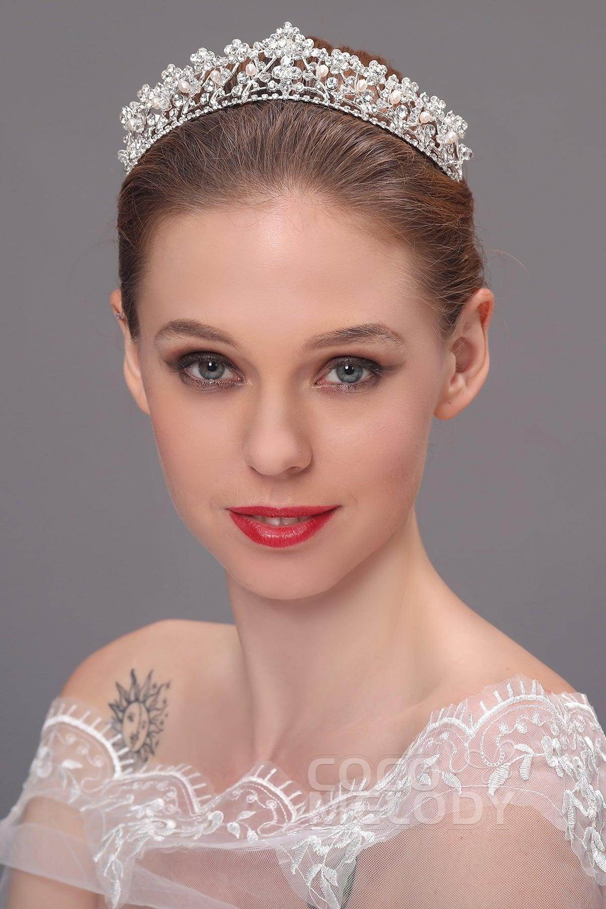 Luxurious Cubic Zirconia Tiara with Imitation Pearls - Elegant Bridal Crown for Weddings, Prom, Pageants & Special Occasions | CR17006