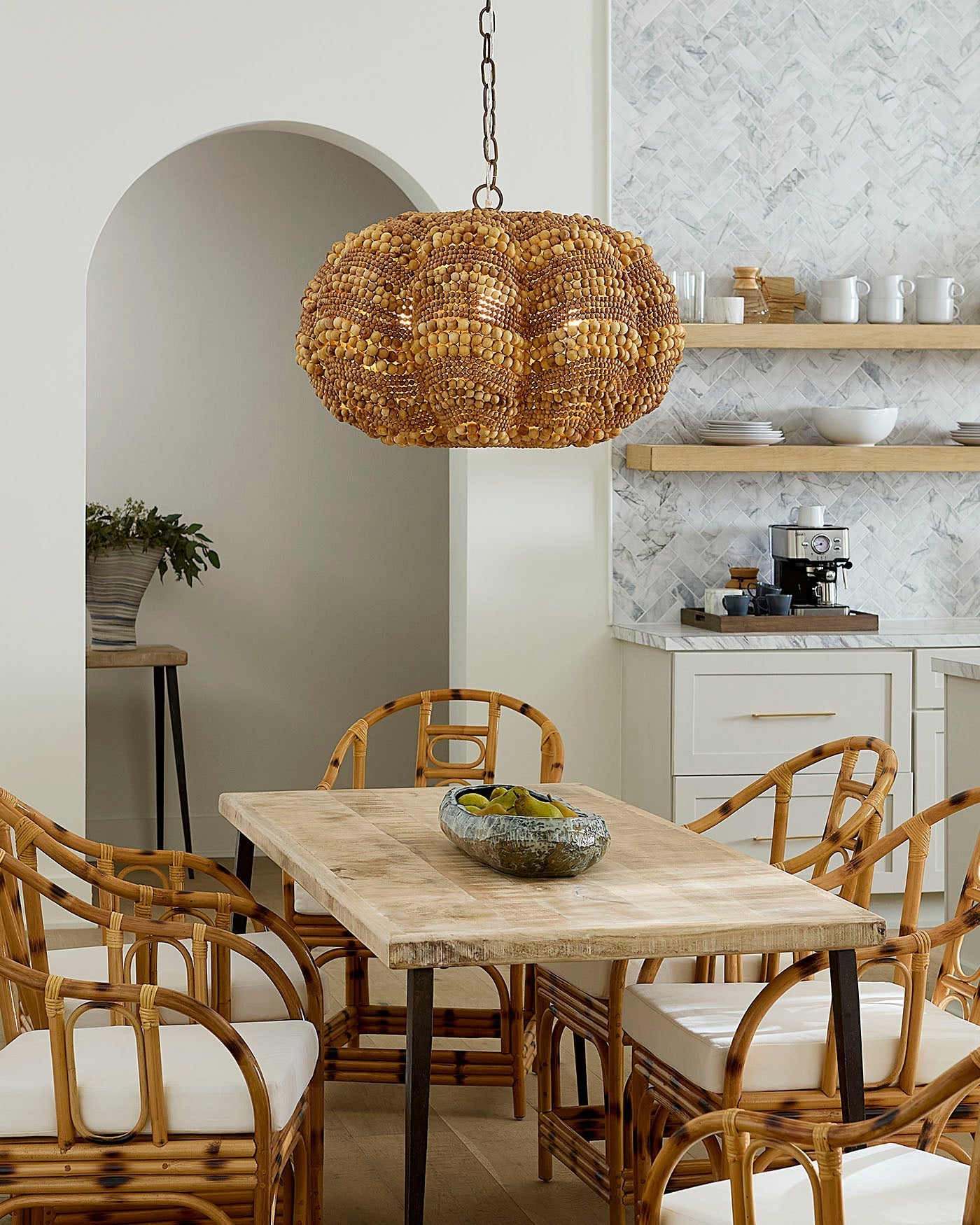Elegant Clamshell Chandelier - Modern Crystal Ceiling Light Fixture for Dining Room, Bedroom, and Living Room Decor