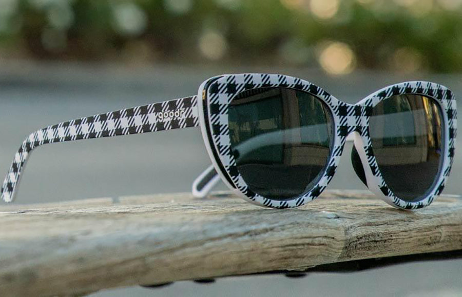 Trendy Gingham Print Fashion Outfits & Accessories for Women | Stylish Summer & Spring Wardrobe Essentials | Perfect for Casual Wear, Beach Trips, and Picnics