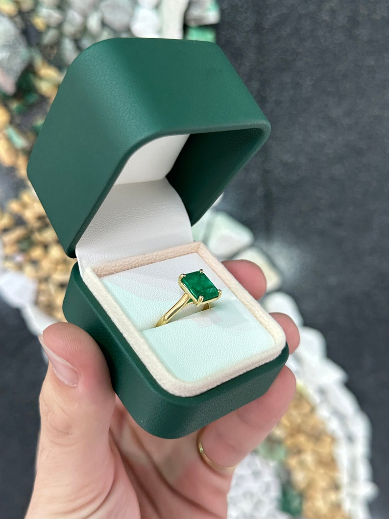 3.95ct 18K Gold Emerald Solitaire Ring for Women - Rich Green Four Prong Engagement Ring for Right Hand - Perfect for Proposals, Anniversaries & Special Occasions