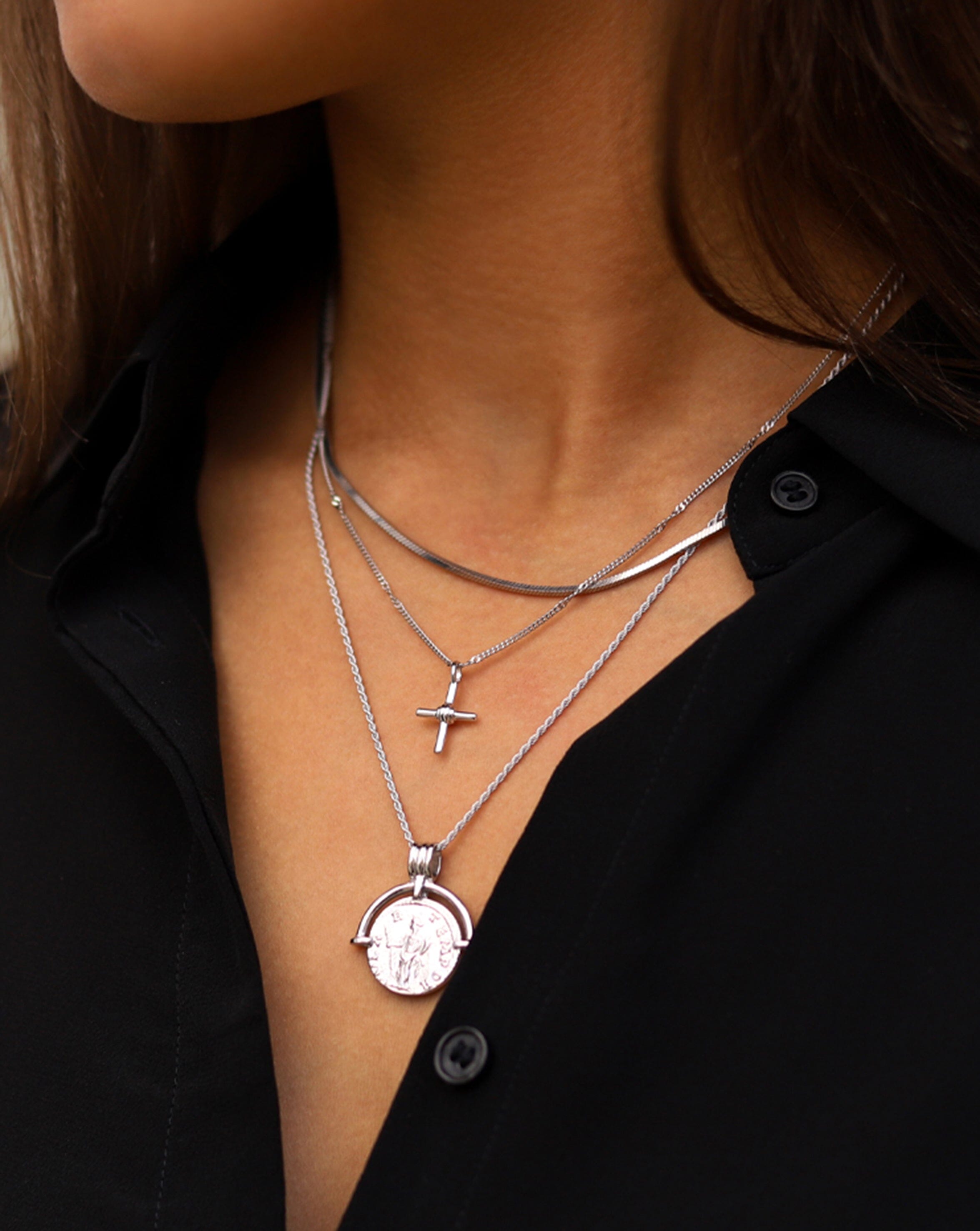 Lucy Williams Medium Engravable Roman Arc Coin Necklace - Silver Plated Jewelry for Women | Perfect Gift for Anniversary, Birthday & Special Occasions