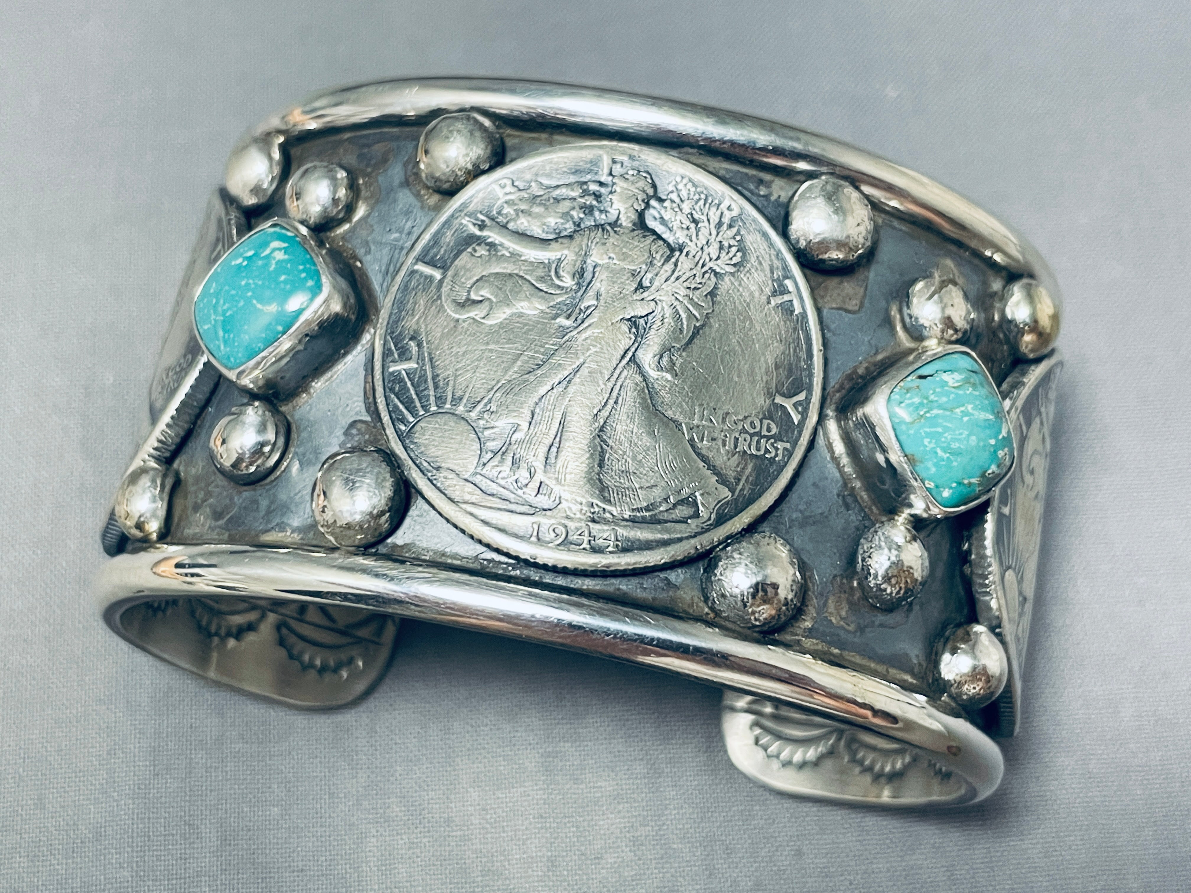 122 Gram Big Coin Native American Turquoise Sterling Silver Bracelet - Handmade Southwest Jewelry for Women, Boho Chic Accessories - Perfect for Festivals, Weddings & Everyday Wear