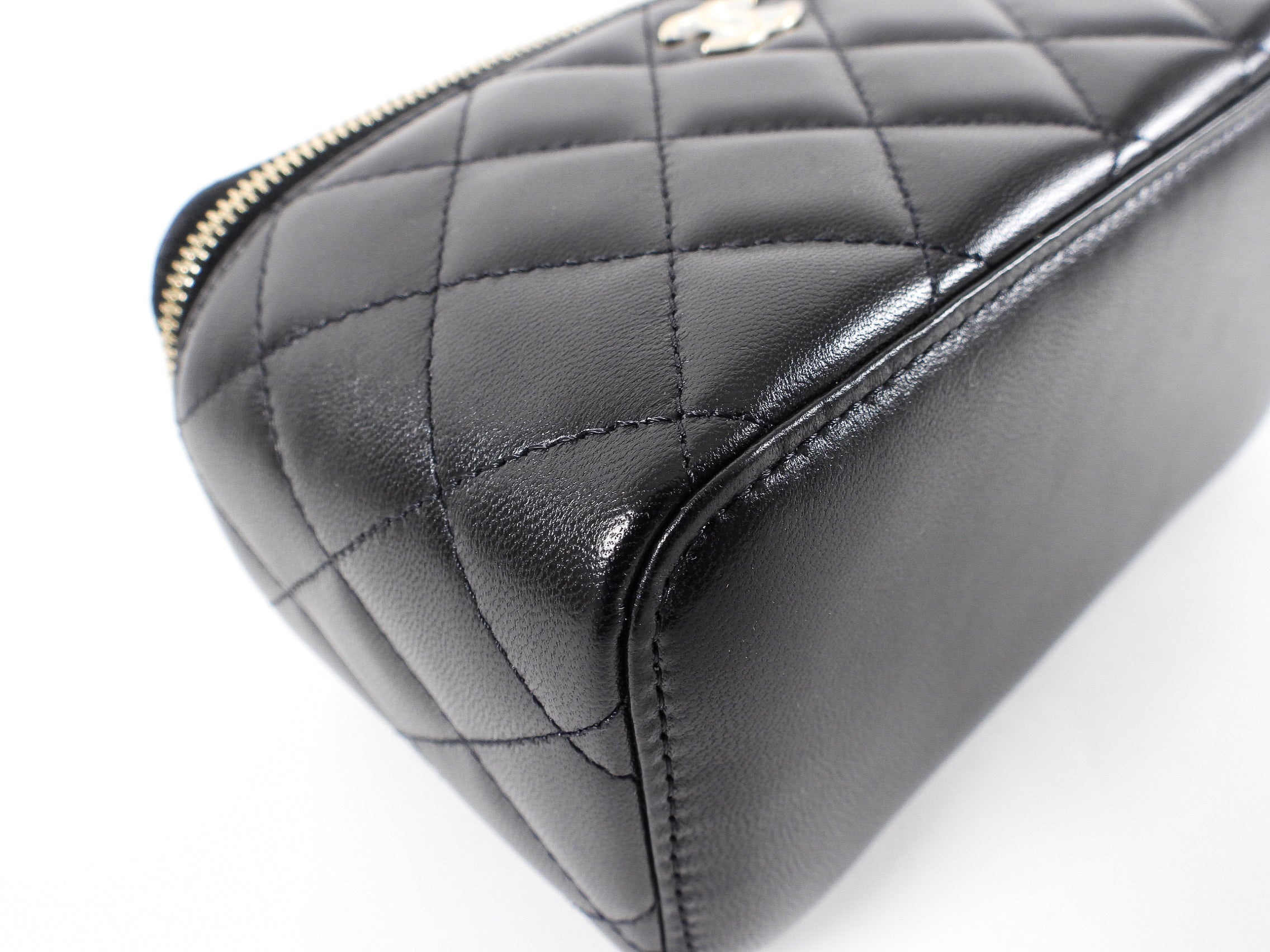 Chanel 21S Black Lambskin Classic Vanity Bag with Chain - Luxury Crossbody Purse for Women, Perfect for Evening Parties & Date Nights