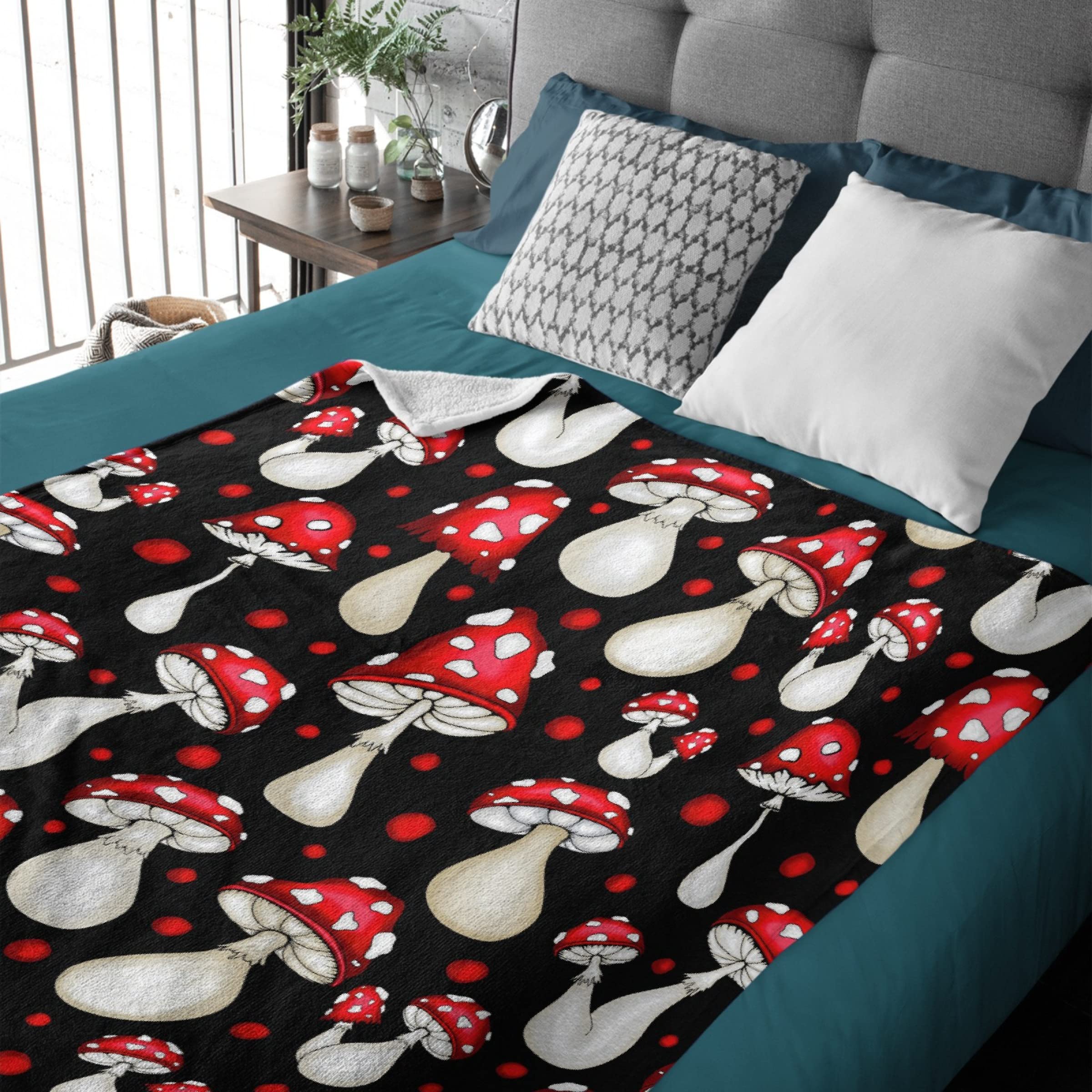 Thuswarm Red Mushroom Print Flannel Throw Blanket - 60