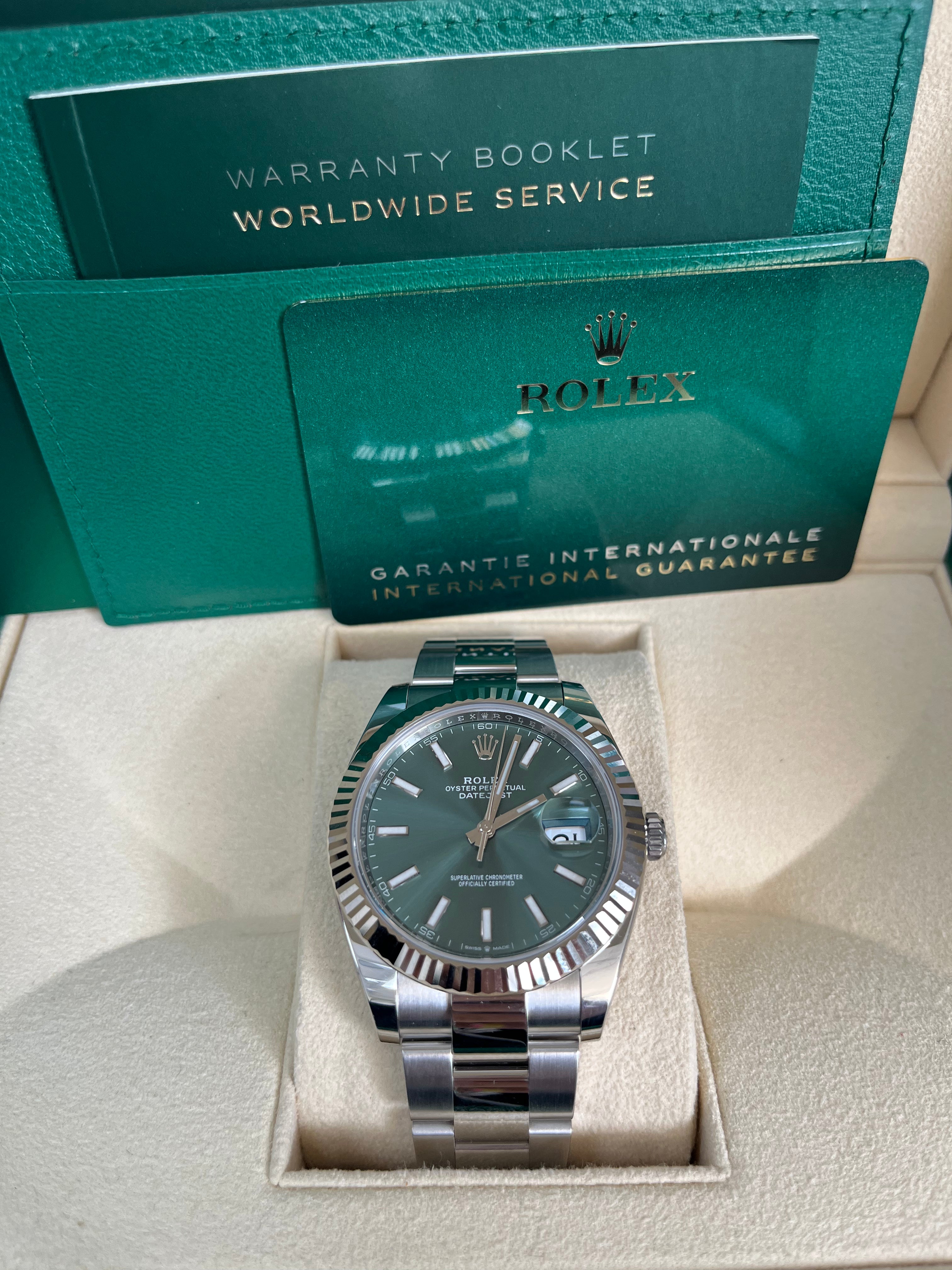 Rolex Datejust 41mm Oystersteel Watch with Mint Green Dial & Fluted Bezel - Ref.126334 | Luxury Men's Dress Watch for Business & Formal Occasions