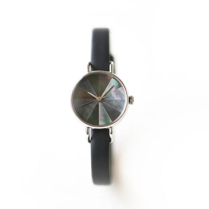 Elegant Women's Black Lip Oyster Pearl Shell Wristwatch - Japanese Handmade Luxury Watch for Formal Events & Special Occasions