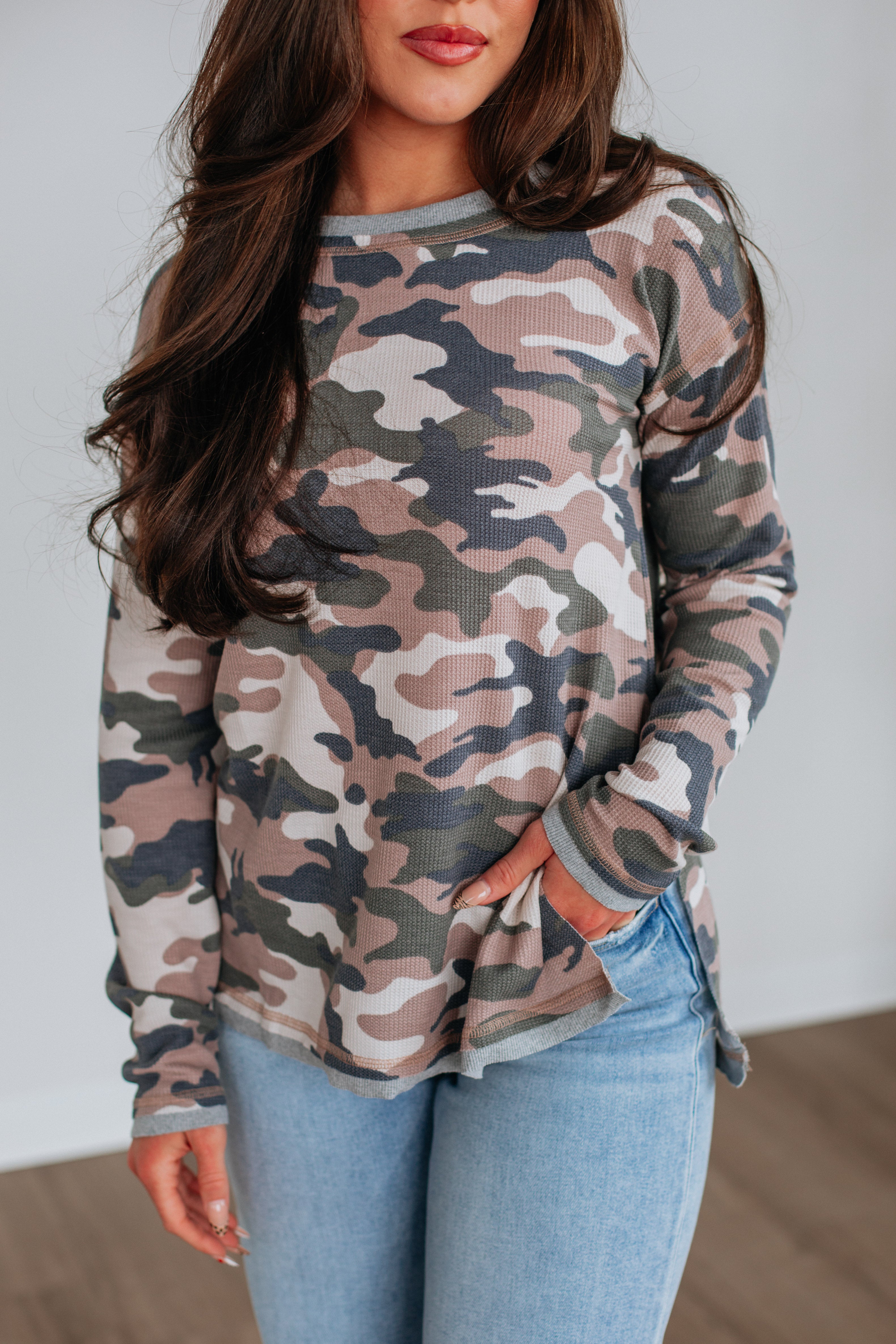 Devonee Women's Camo Print Clay Mix T-Shirt - Stylish Casual Top for Outdoor Adventures & Everyday Wear