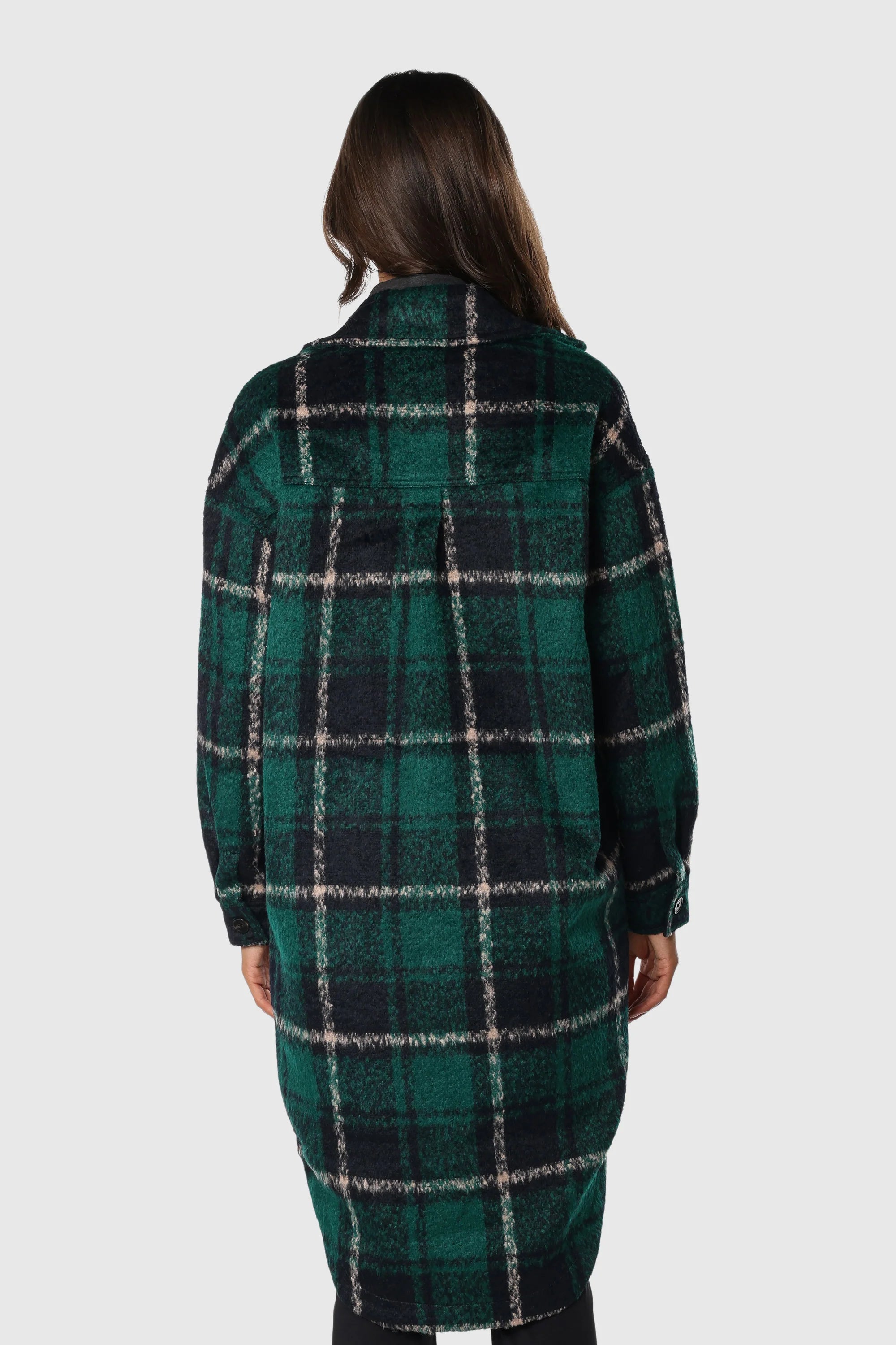 Stylish Super Long Shacket for Women & Men | Trendy Oversized Shirt Jacket | Perfect for Layering in Fall & Winter | Casual Outfits & Streetwear Fashion