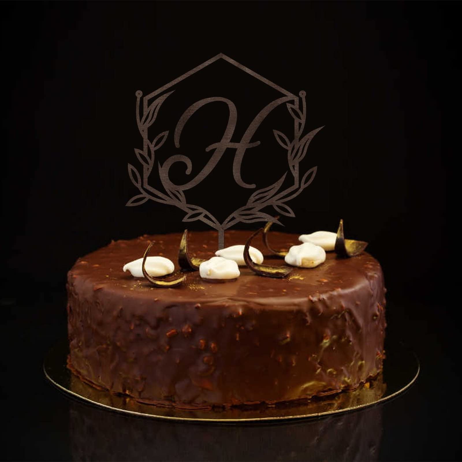 Personalized Initial H Cake Topper - Rustic Brown Wooden Monogram Wreath for Wedding Cakes, Birthday Desserts & Anniversary Celebrations (Design 09)
