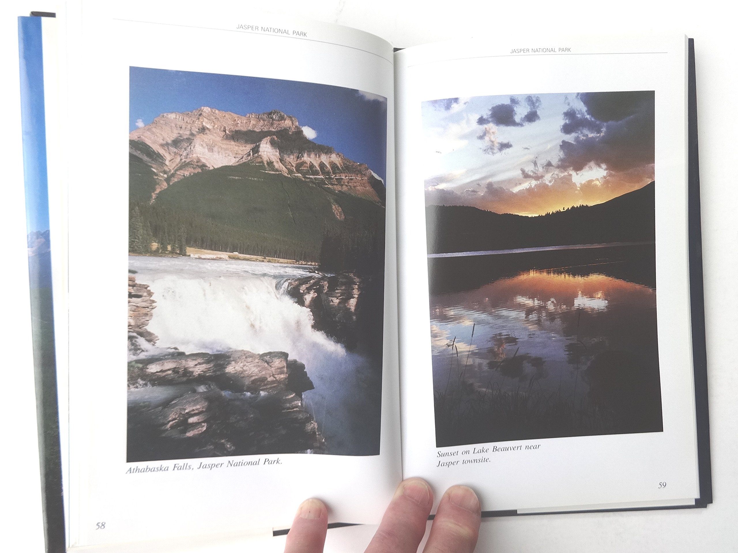 Little Gift Book of the Rockies - Beautiful Scenic Photo Book for Travel Lovers, Perfect for Coffee Table Decor, Souvenirs, and Holiday Gifts