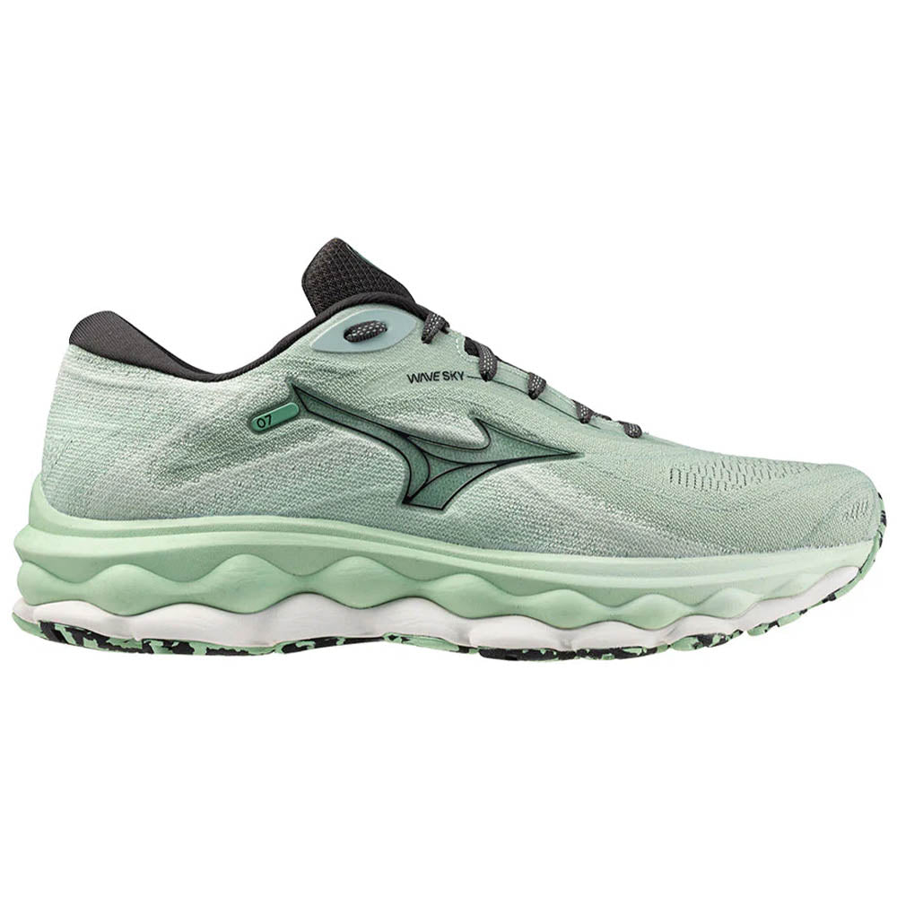 Mizuno Wave Sky 7 Running Shoes for Men - Lightweight Cushioned Road Running Shoes for Marathon Training & Daily Jogging