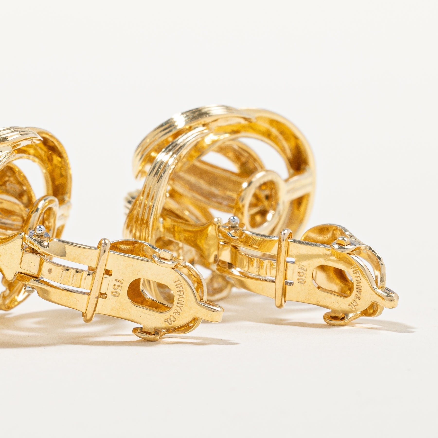 Tiffany & Co 18k Gold Oval Knot Clip-On Earrings for Women – Elegant Luxury Jewelry for Parties, Weddings & Special Occasions