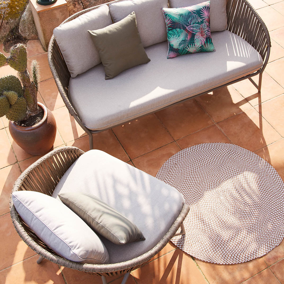 Branzie Outdoor Arm Chair - Comfortable Patio Lounge Chair for Garden, Poolside, and Backyard Relaxation - Durable Weather-Resistant Design for Outdoor Use