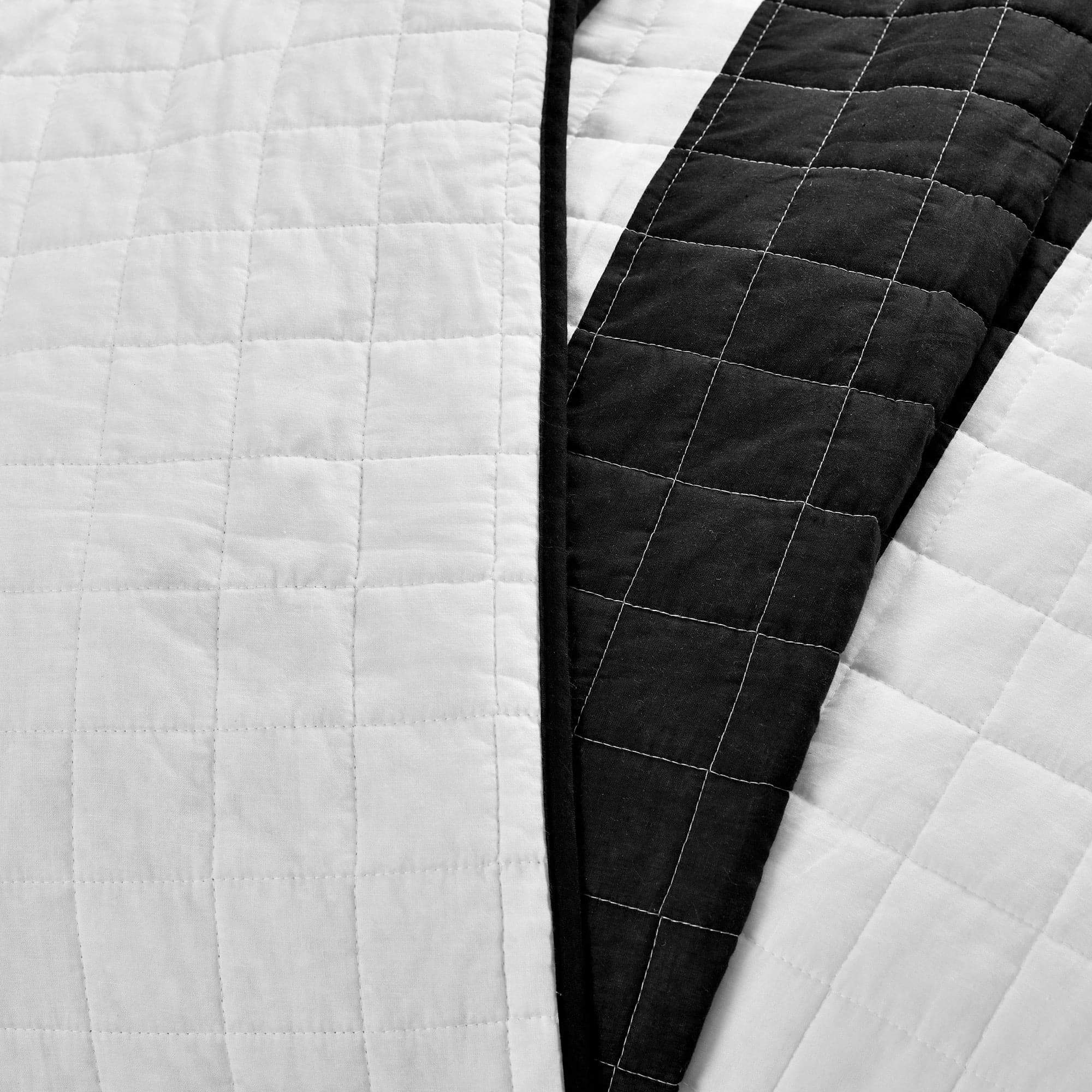 Premium 3-Piece Stripe Quilt Set - Soft Bedding Comforter with Matching Pillow Shams - Perfect for Master Bedroom, Guest Room & Cozy Home Decor