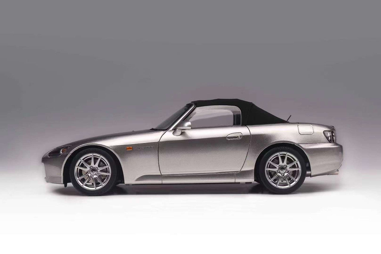 MotorHelix 1/18 Scale Honda S2000 AP2 Diecast Model Car in Metal Silver - Collectible Display for Car Enthusiasts & Perfect Gift for Honda Fans