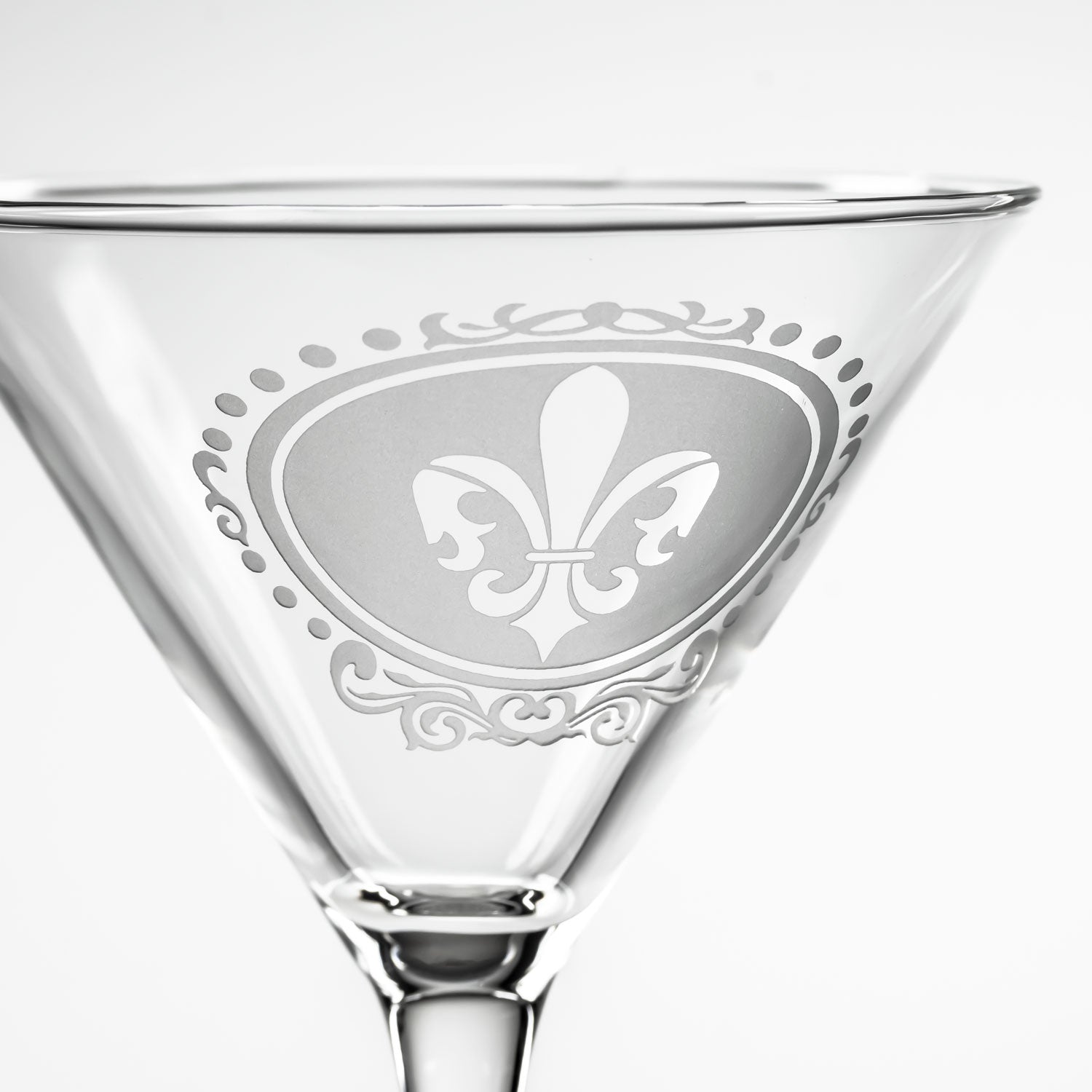 Royal Fleur de Lis 10oz Martini Glasses Set of 2 - Elegant Crystal Cocktail Glasses for Martinis, Margaritas & Wine - Perfect for Parties, Weddings & Home Bar Decor
