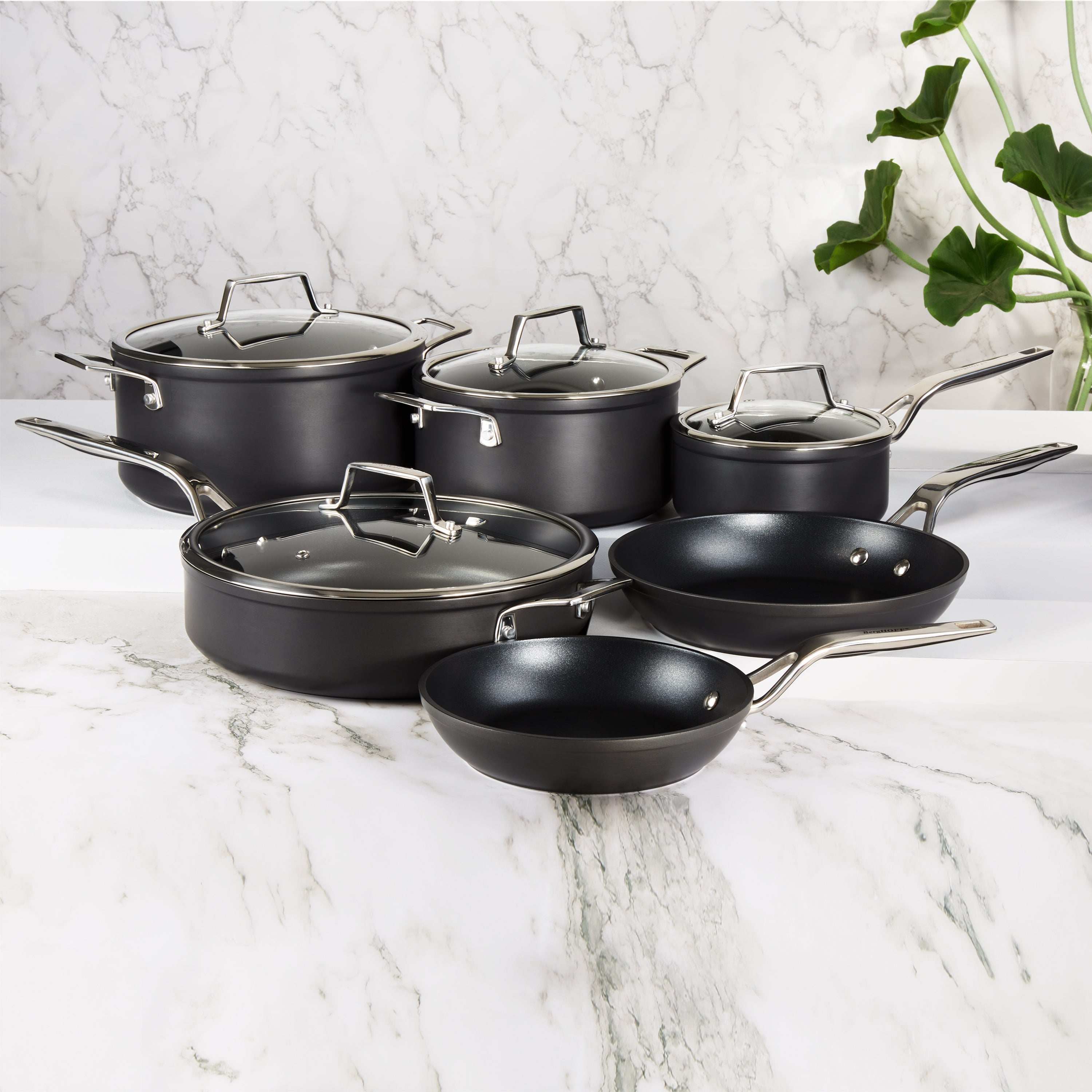 BergHOFF Essentials 4-Piece Nonstick Hard Anodized Cookware Set with Glass Lids - Black | Durable & Even Heating for Simmering, Boiling & Slow Cooking | Perfect for Stovetop & Oven Use