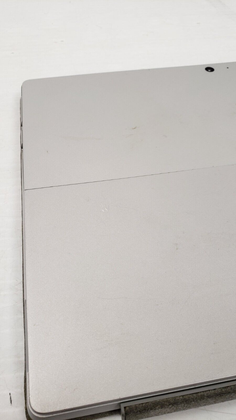 Microsoft Surface Laptop 1796 - 13.5
