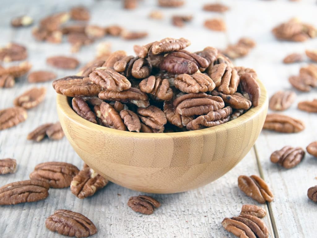 Premium Pecans 1kg (2.2 lbs) - Fresh, Crunchy & Delicious - Perfect for Baking, Snacking & Holiday Gifts - LA PLANTIGO