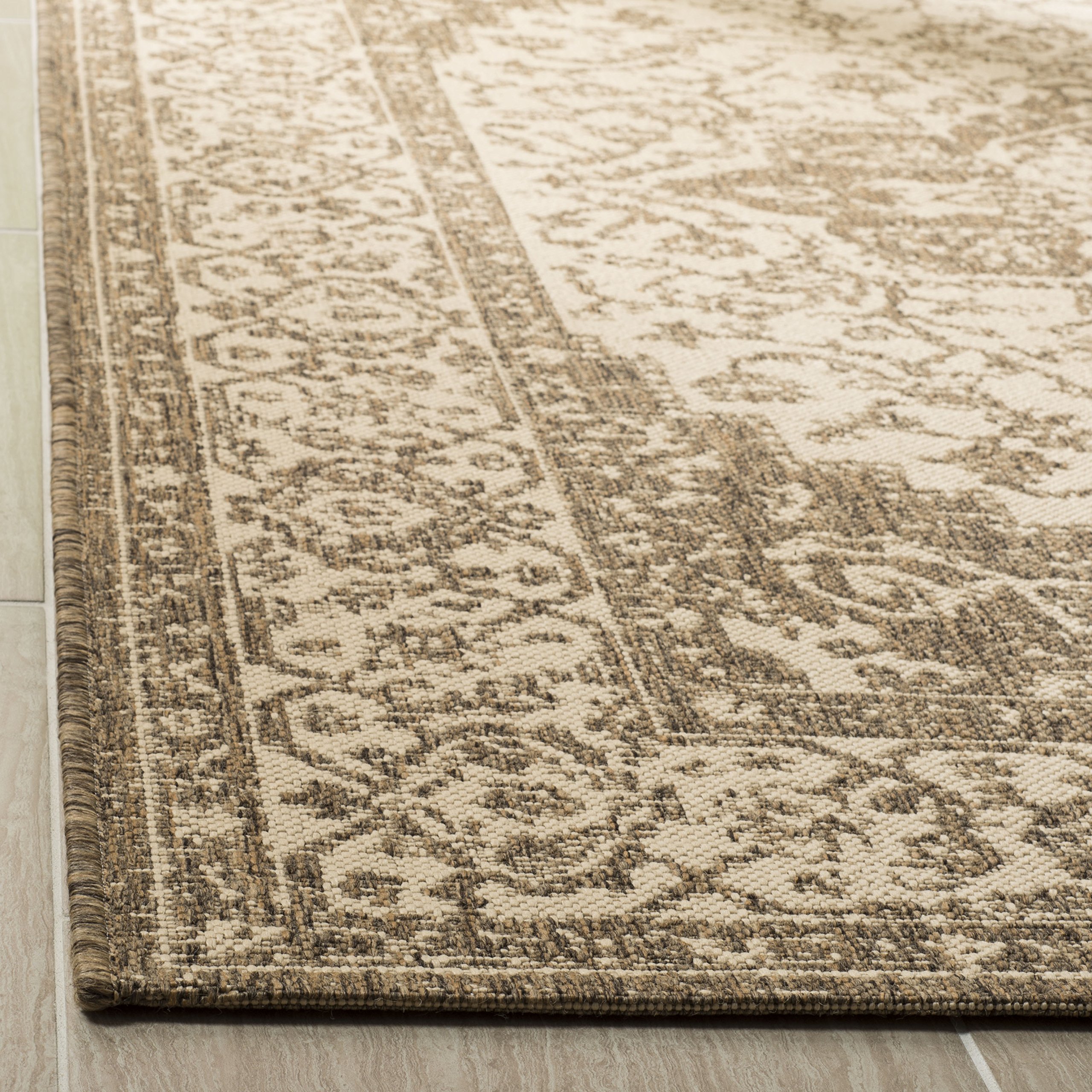 SAFAVIEH Linden Collection 4' x 6' Cream/Beige Oriental Medallion Area Rug - Indoor/Outdoor Non-Shedding, Easy to Clean for Patio, Backyard, Porch, Deck & Mudroom - Perfect for High-Traffic Areas & Home Decor