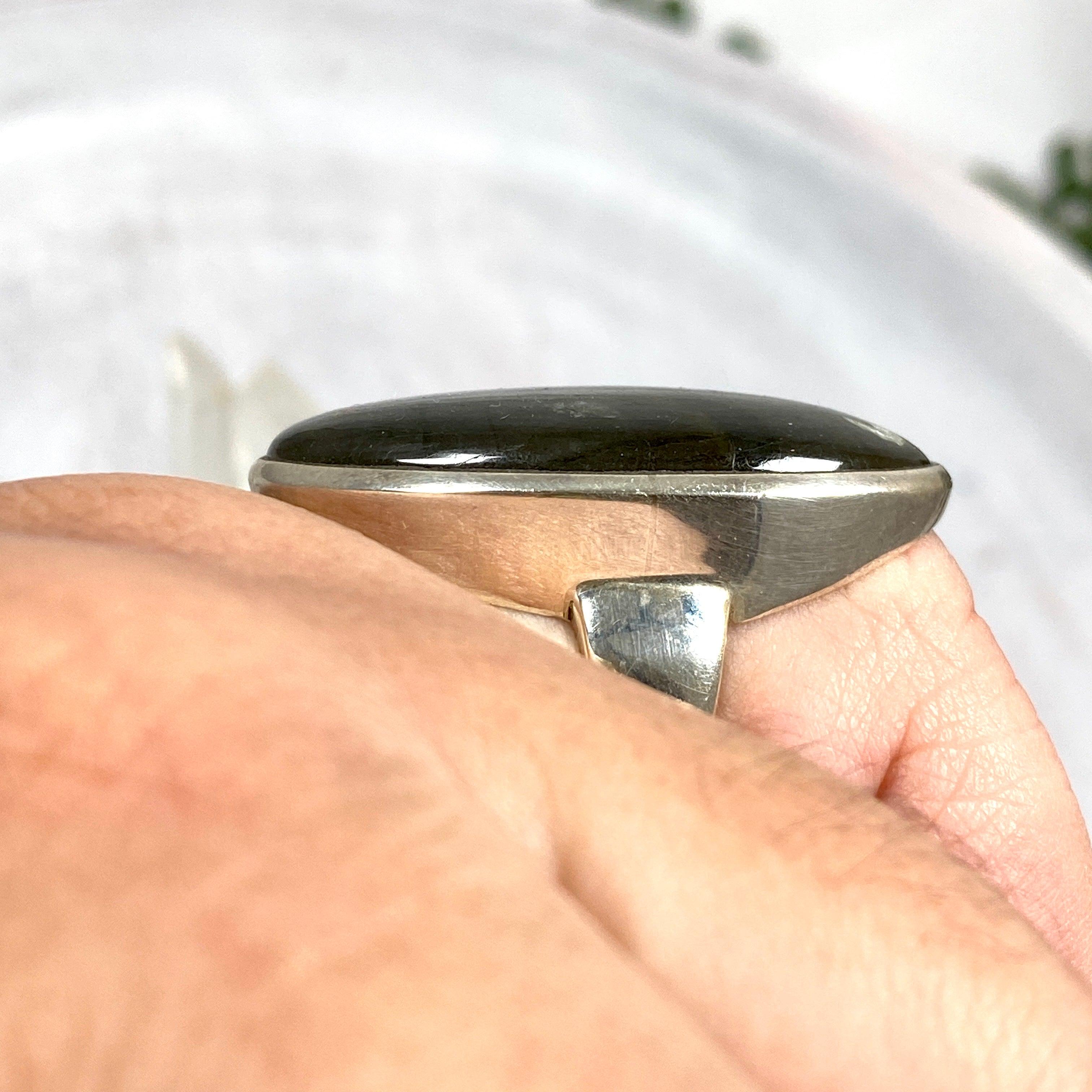 10K Gold Purple Labradorite Oval Ring for Women - Size 10 - Elegant Gemstone Jewelry for Everyday Wear & Special Occasions