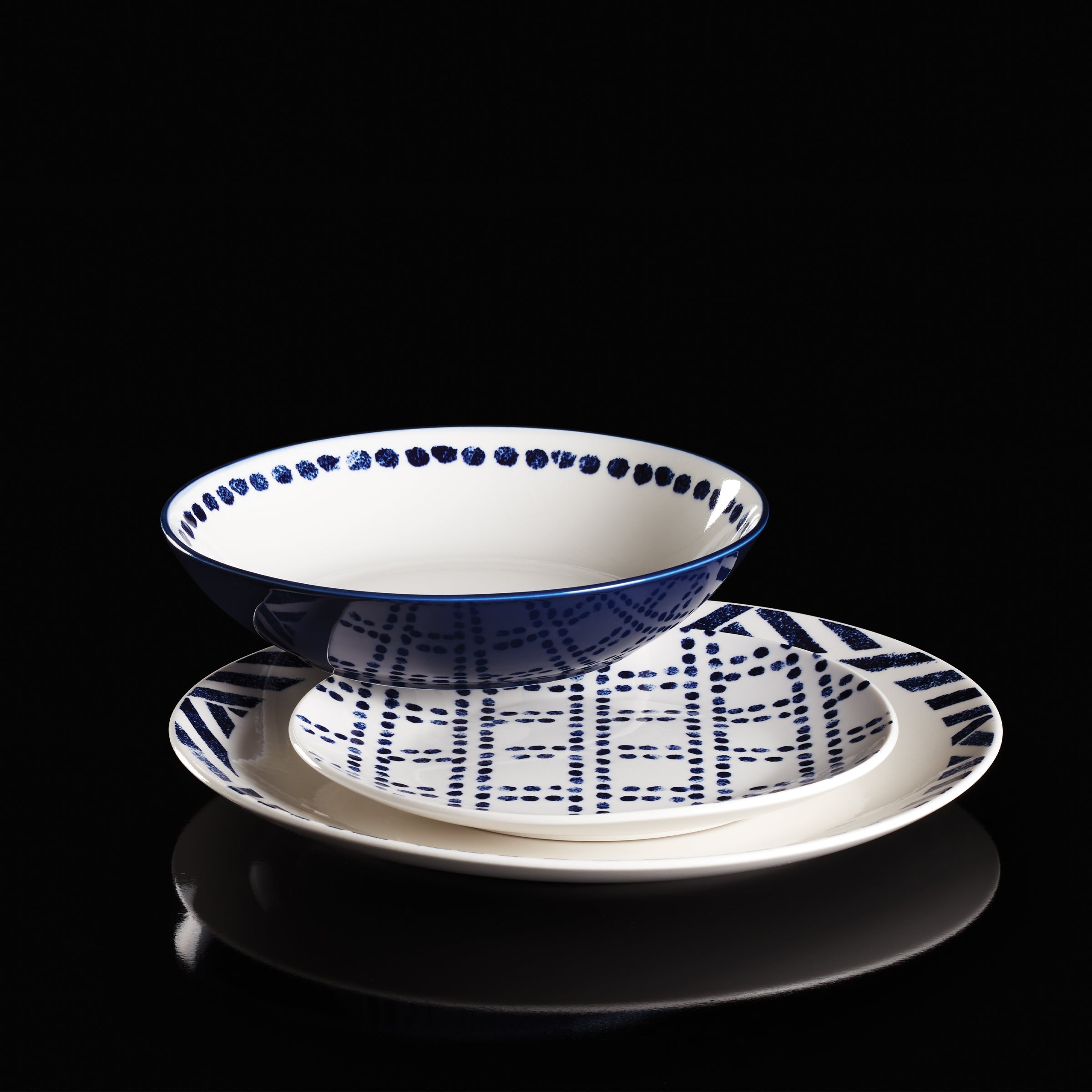 Premium 12-Piece Dinnerware Set - Porcelain Plates, Bowls & Mugs - Elegant Tableware for Family Dining, Dinner Parties & Restaurant Use