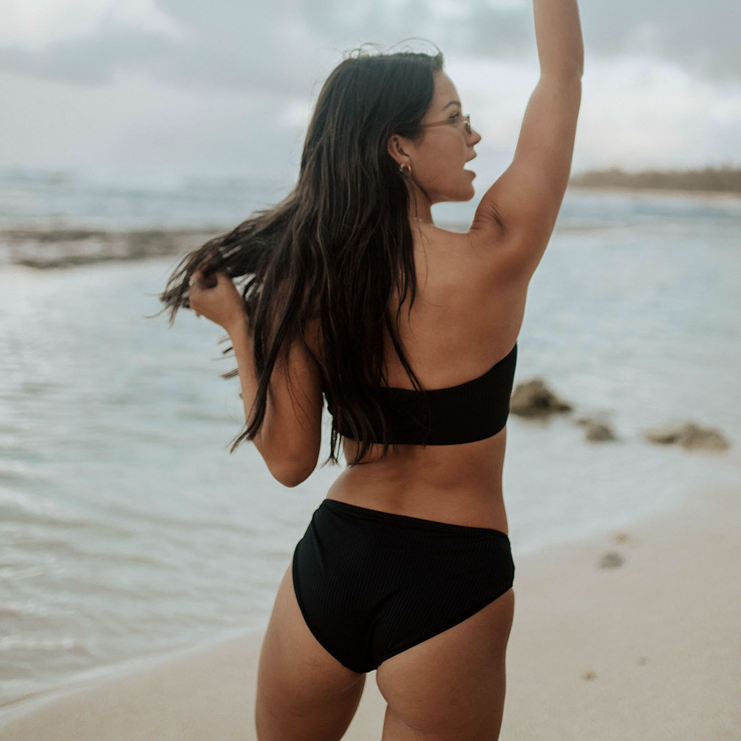All Black Groove Bandeau - Seamless Stretchy Comfortable Yoga Sports Bra for Women | Perfect for Yoga, Gym, Running & Everyday Wear