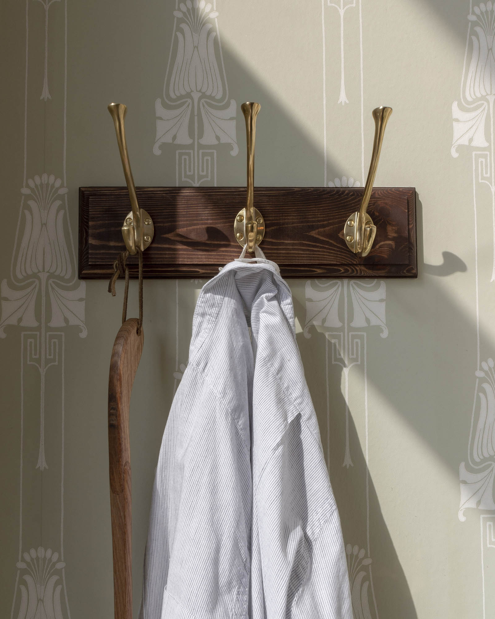 Hattkrok Brass Coat Hook - Durable & Stylish Wall Hanger for Hats, Coats & Bags - Perfect for Entryway, Bedroom & Bathroom Organization