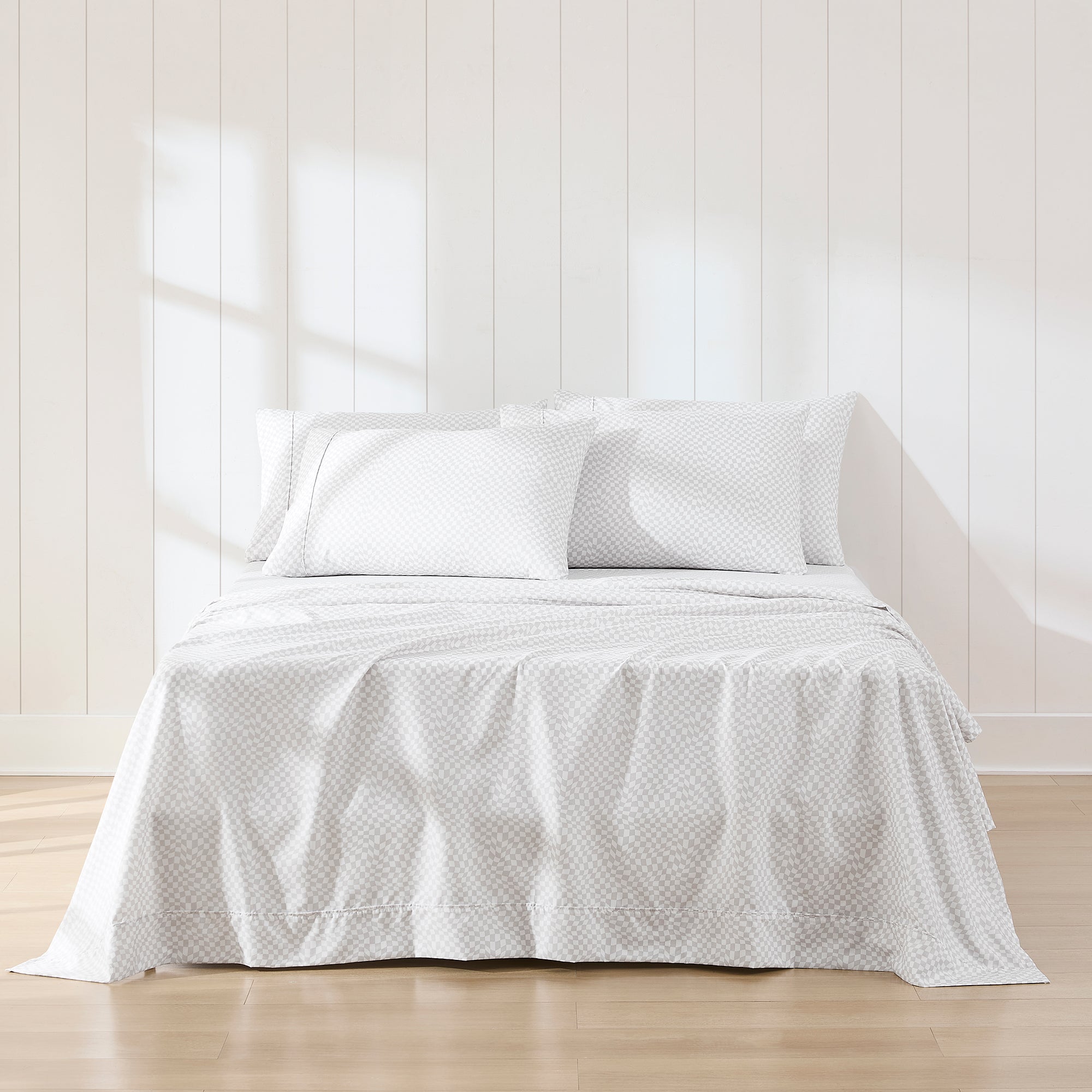 Circus Wavy Checks Sheet Set - Soft & Breathable Cotton Bedding for Kids & Adults - Perfect for Bedrooms, Dorms, and Guest Rooms