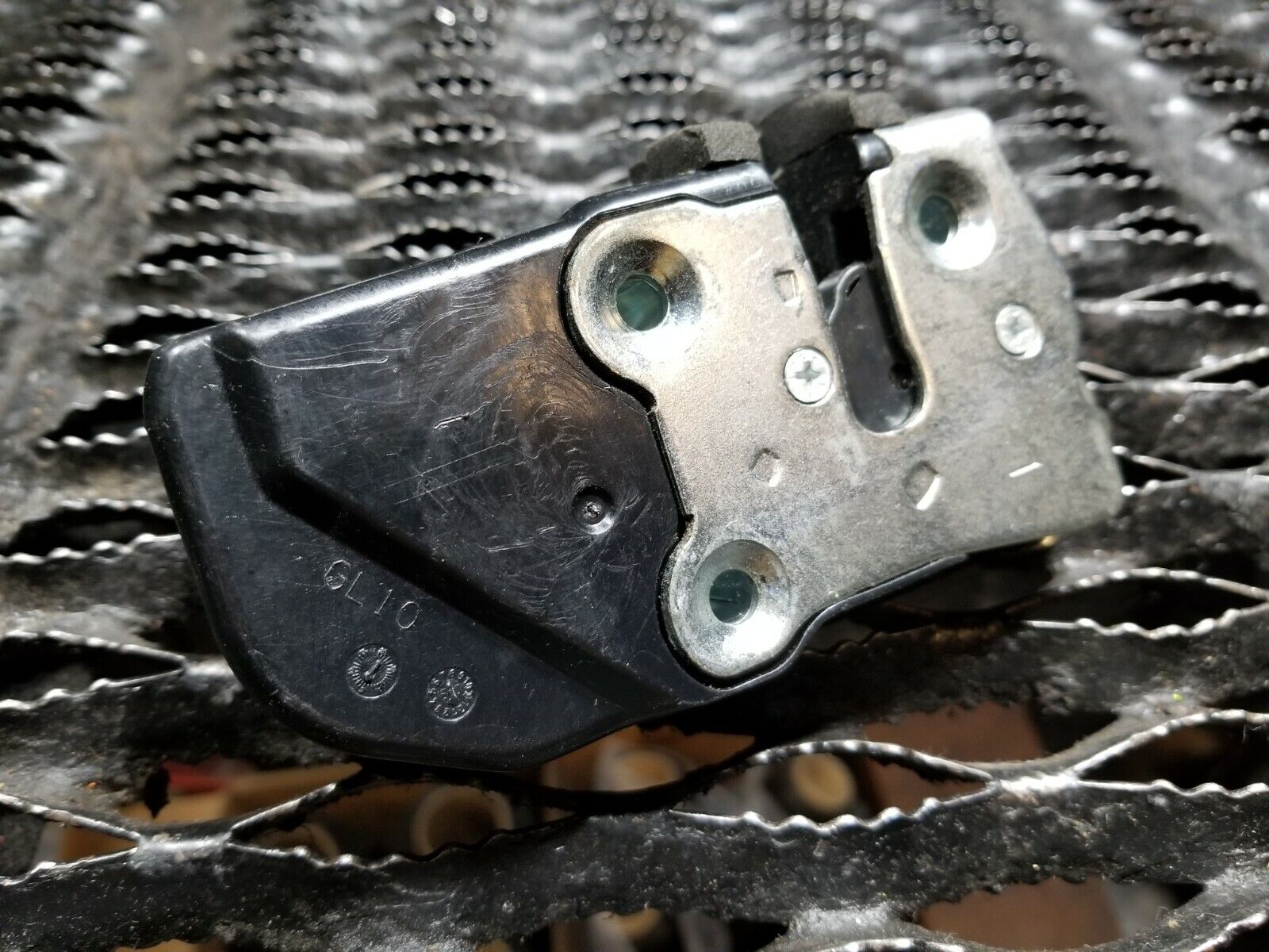 05-07 Dodge Magnum Left Rear Door Lock Actuator - OEM Replacement Part - Perfect for Car Door Lock Repair & Maintenance