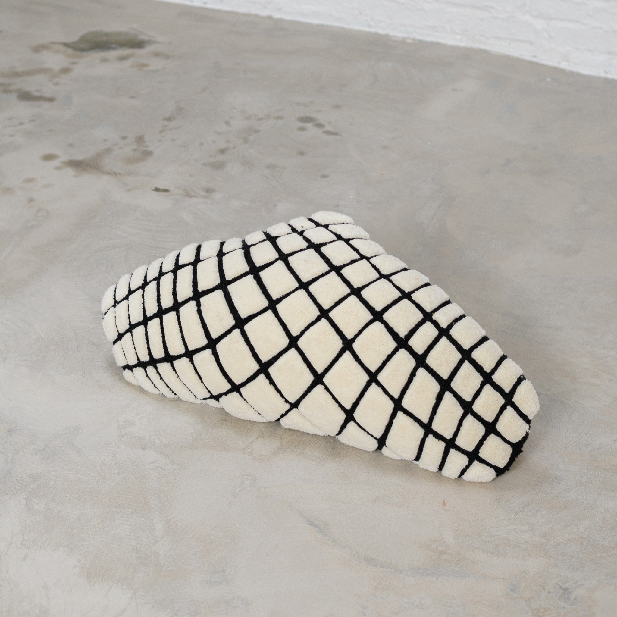 HAUS ÜGER Grid Slim Cushion 40x80cm - Off White Decorative Throw Pillow for Sofa, Bed & Home Decor - Perfect for Living Room, Bedroom & Office