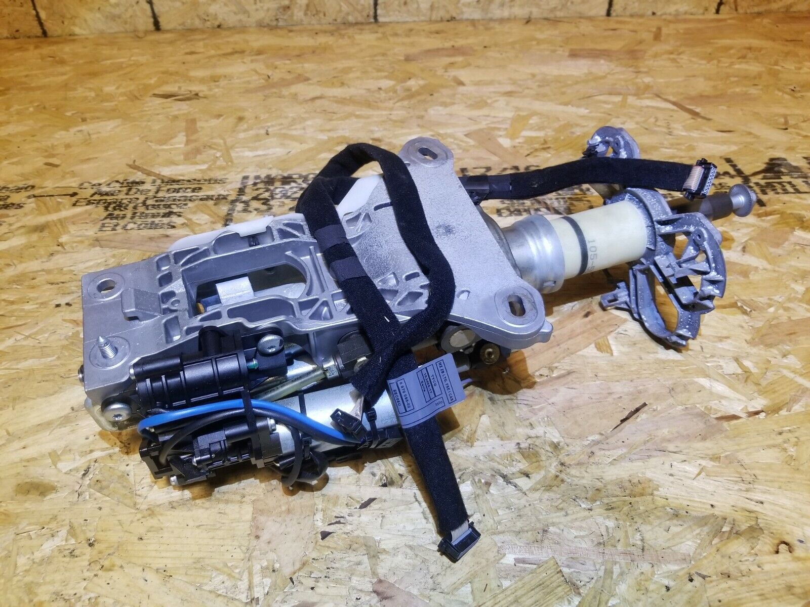 2004-2007 BMW 530xi E60 AWD OEM Steering Column Assembly - Perfect for DIY Repairs & Smooth Driving Experience