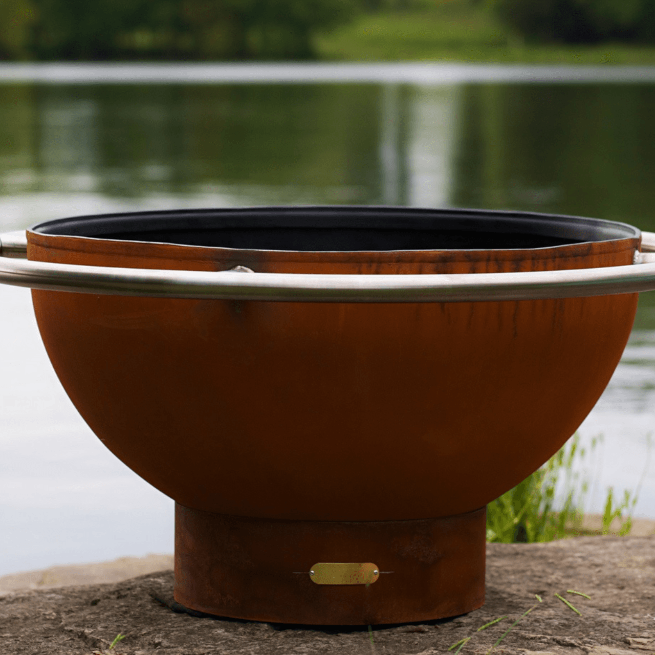 Bella Luna Outdoor Metal Fire Pit Bowl - Portable & Rust-Resistant for Backyard, Patio, Camping & Bonfire Nights