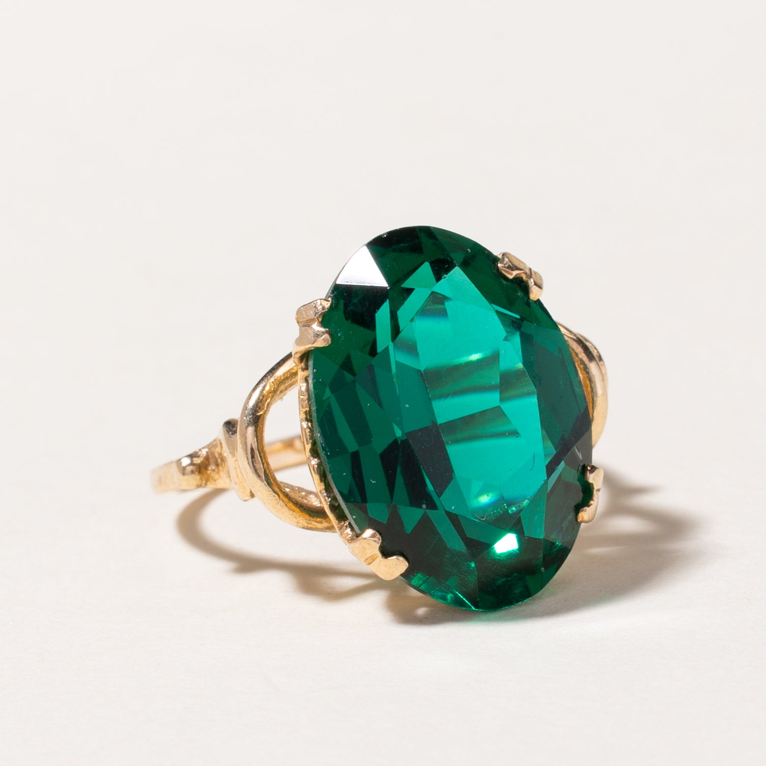10K Yellow Gold Green Glass Cocktail Ring for Women - Size 7.5 | Elegant Statement Jewelry for Parties, Weddings & Special Occasions