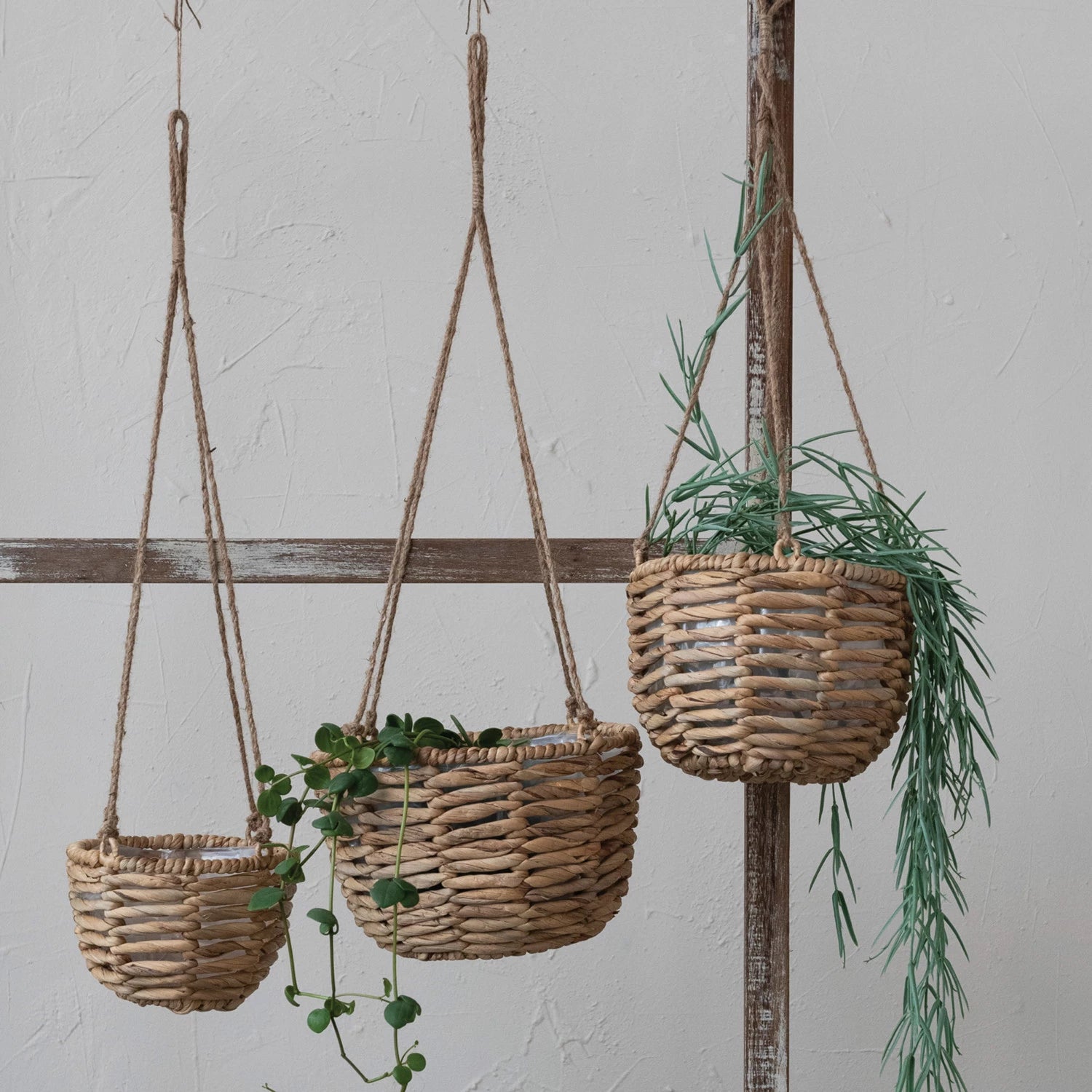 Hanging Water Hyacinth Planter Basket - Natural Woven Indoor/Outdoor Plant Holder for Home & Garden Decor | Perfect for Balcony, Patio, and Porch
