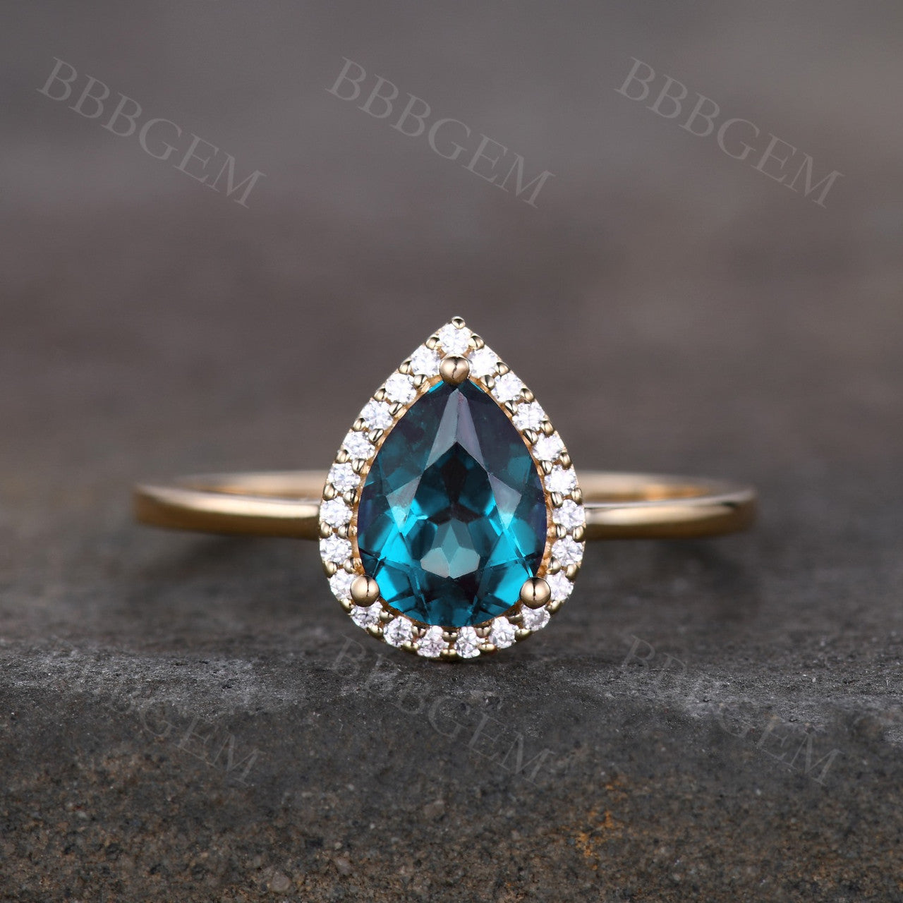 Vintage Pear Shaped Lab Created Alexandrite Engagement Ring - 14K Gold Solitaire Promise Ring for Women, Perfect for Proposals, Anniversaries & Special Occasions