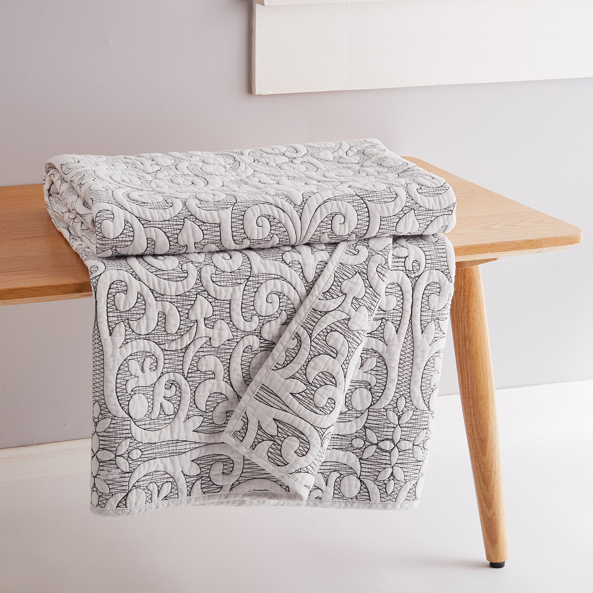 BH Sherbourne Stitch Quilted Throw Blanket - Soft Luxury Quilted Bedspread for Couch, Sofa & Bed - Cozy Home Decor for Living Room, Bedroom & Dorm