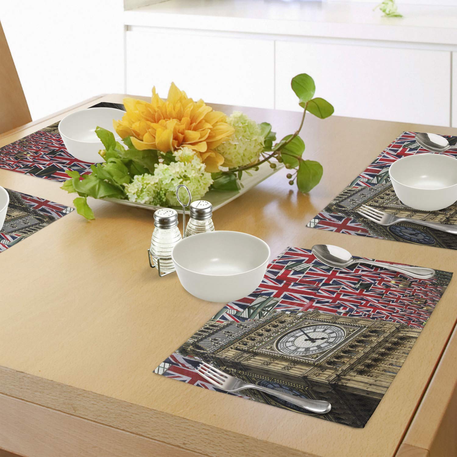 Ambesonne Union Jack Place Mats Set of 4 - UK Flag Design with Big Ben, Washable Fabric Table Mats for Dining Room & Kitchen Decor in Pale Coffee, Navy Blue & Red | Perfect for British-Themed Parties, Tea Time & Home Decor